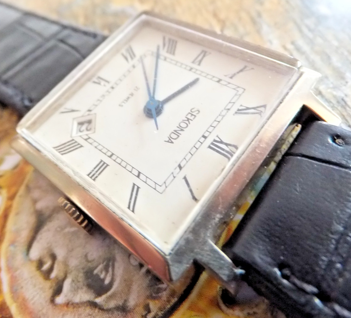Chrome Plated Sekonda Tank Watch – Manual Winding – Excellent Time Keeper