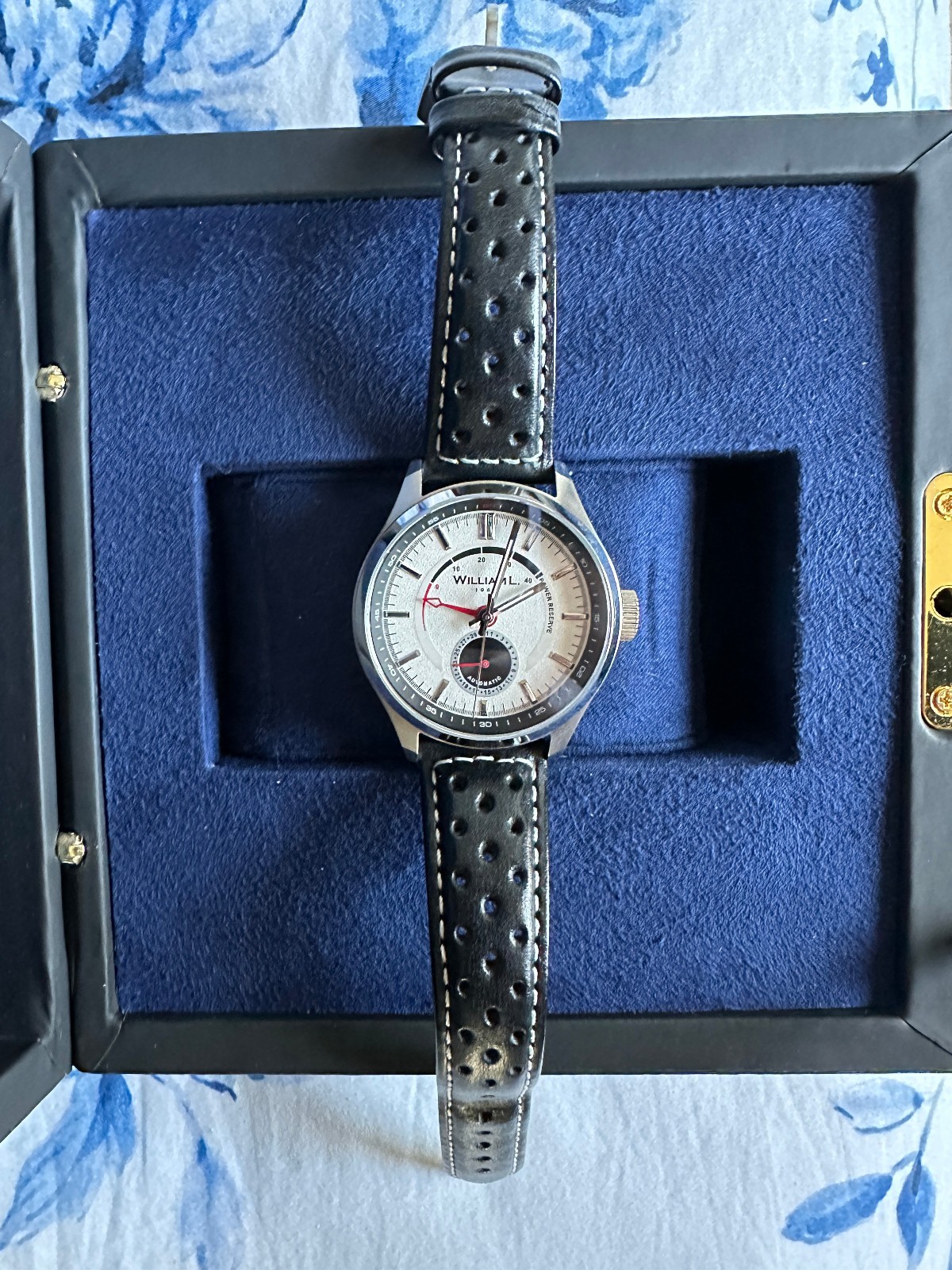 William L 1985 Accueil Power Reserve Automatic Watch 40.5mm White Dial