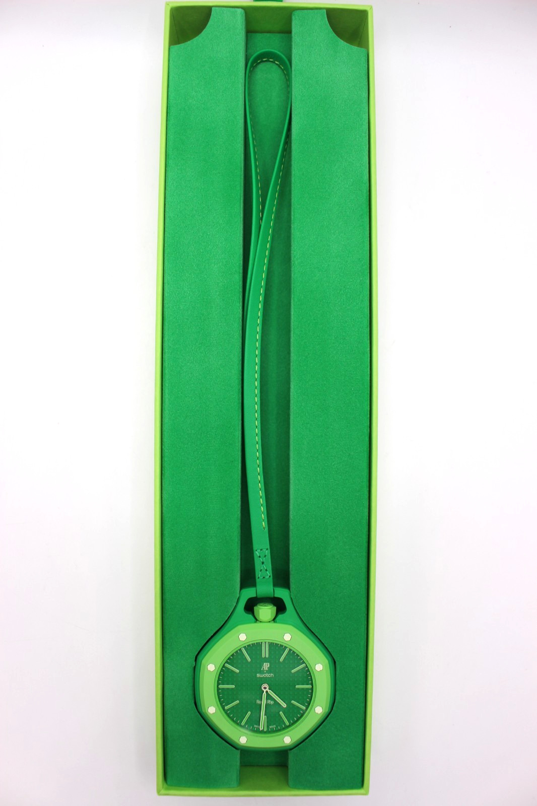 Swatch x Audemars Piguet Royal Pop Green Eight SSX03G100N Pocket Watch New 2026