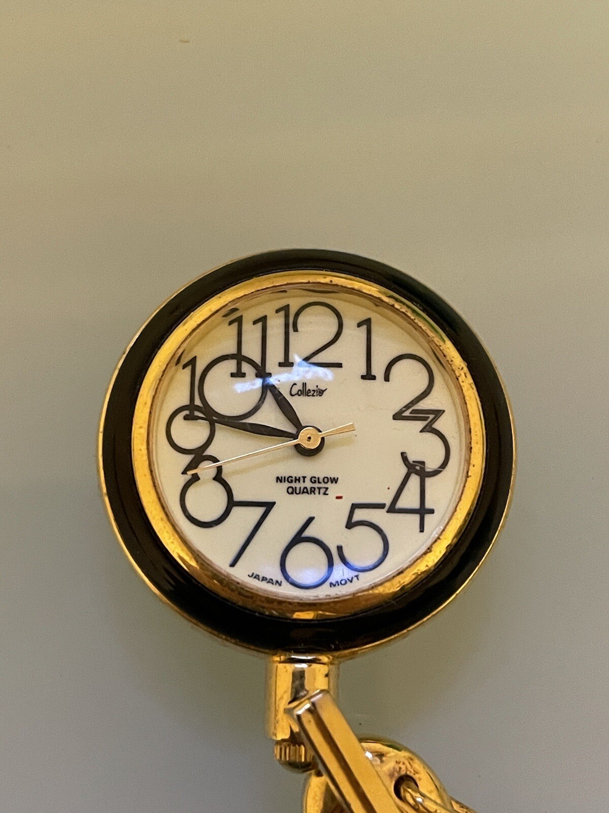 New Coolezio Glow In The Dark Keychain Watch Analog Gold Color