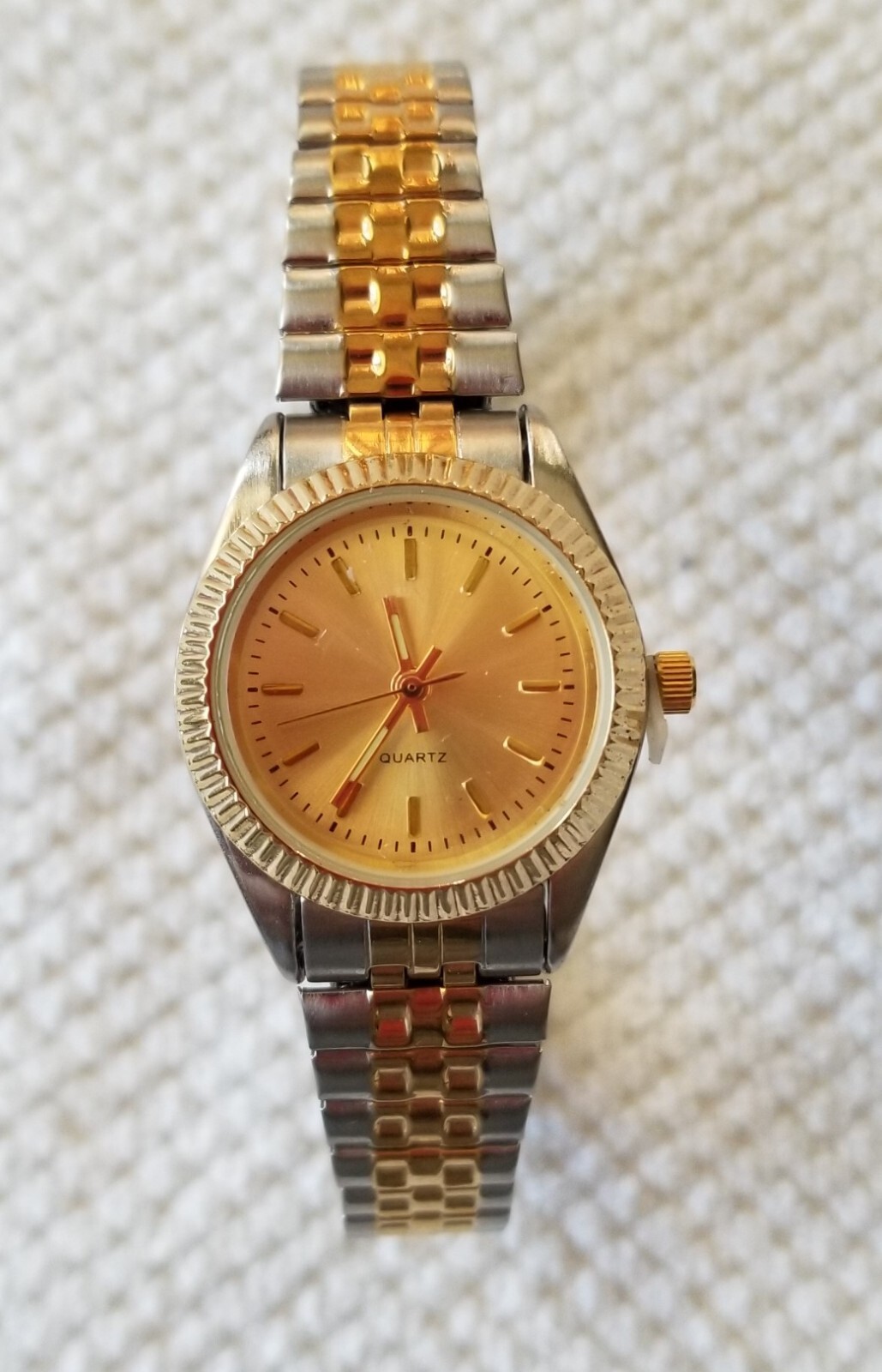 NWOT Cherokee Two Tone Watch 33-044 Expansion Band 6.5″-8″ New Battery