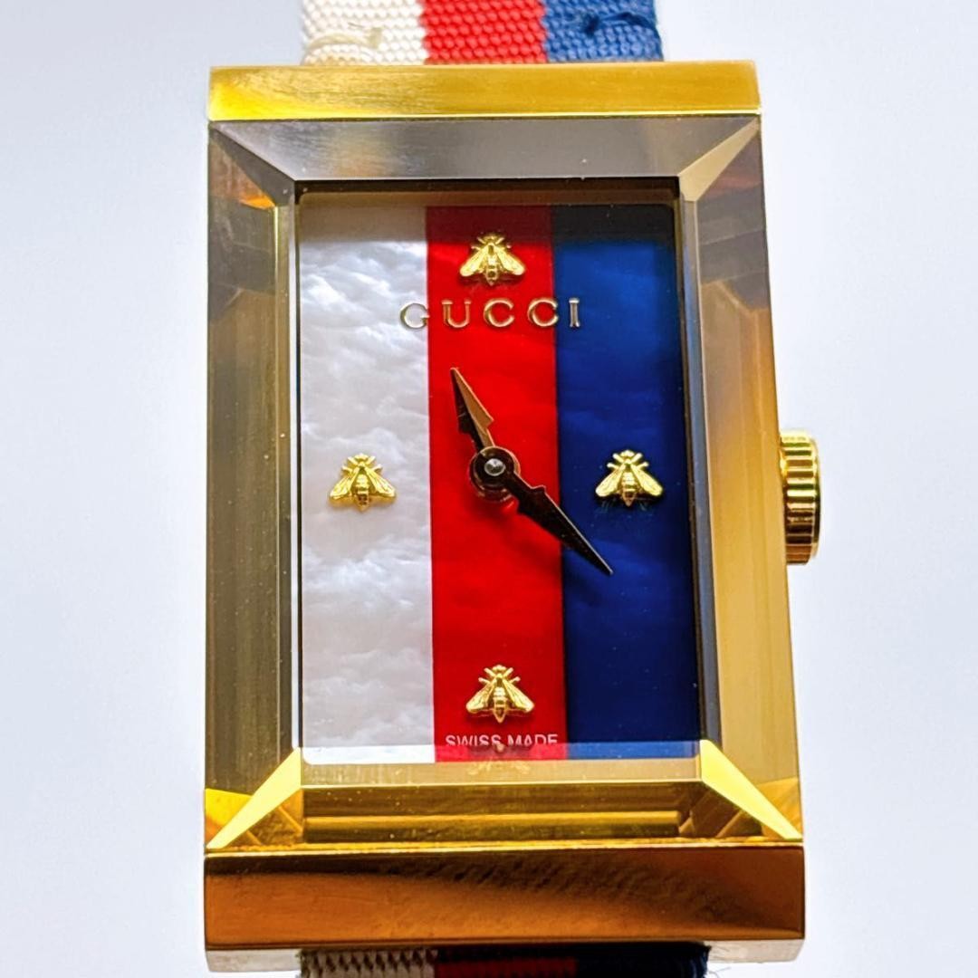GUCCI 357 GUCCI 147.4 G Frame Bee Shell Square Watch