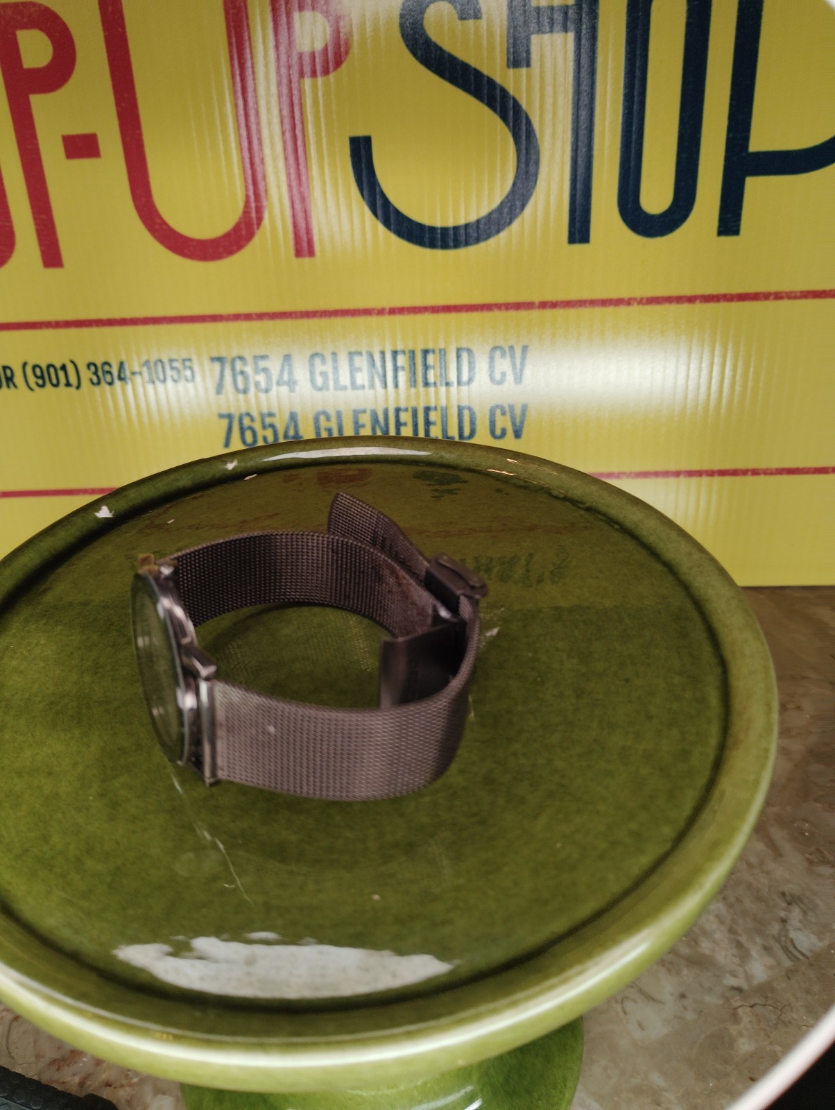 Minimalist Mesh Band Wristwatch