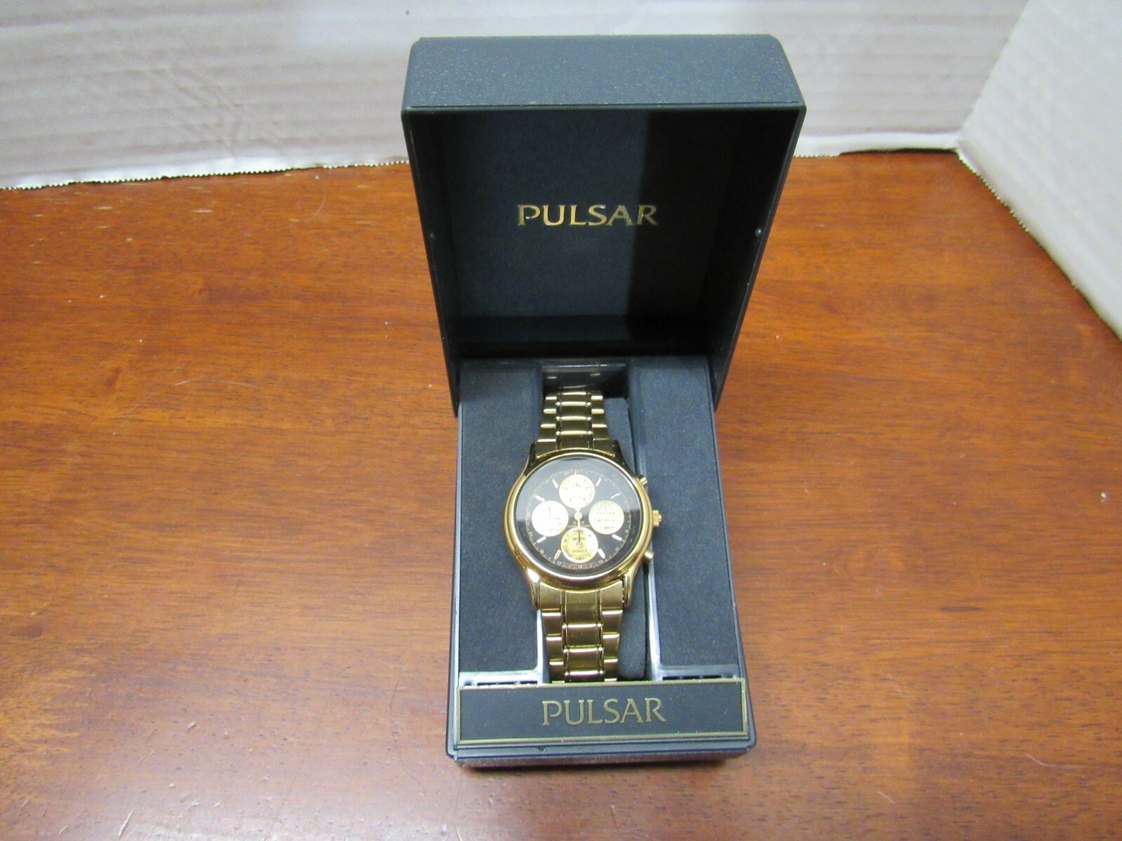 PULSAR MENS STAINLESS STEEL MINERAL CRYSTAL QUARTZ WATCH T-B26 C