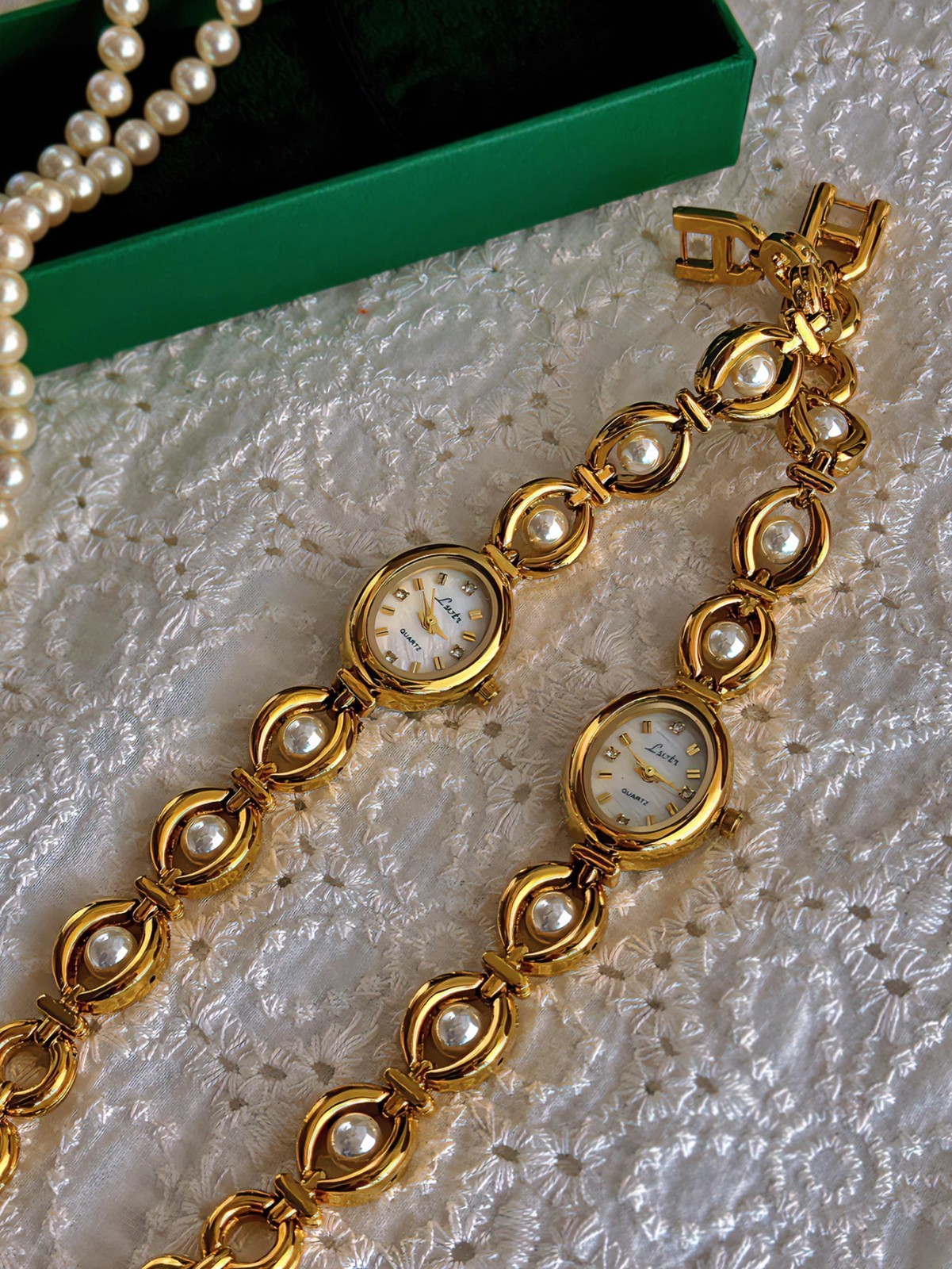 Gold Ladies Elegant Pearl Chain Quartz Watch Fashionable Graceful Oval Metal