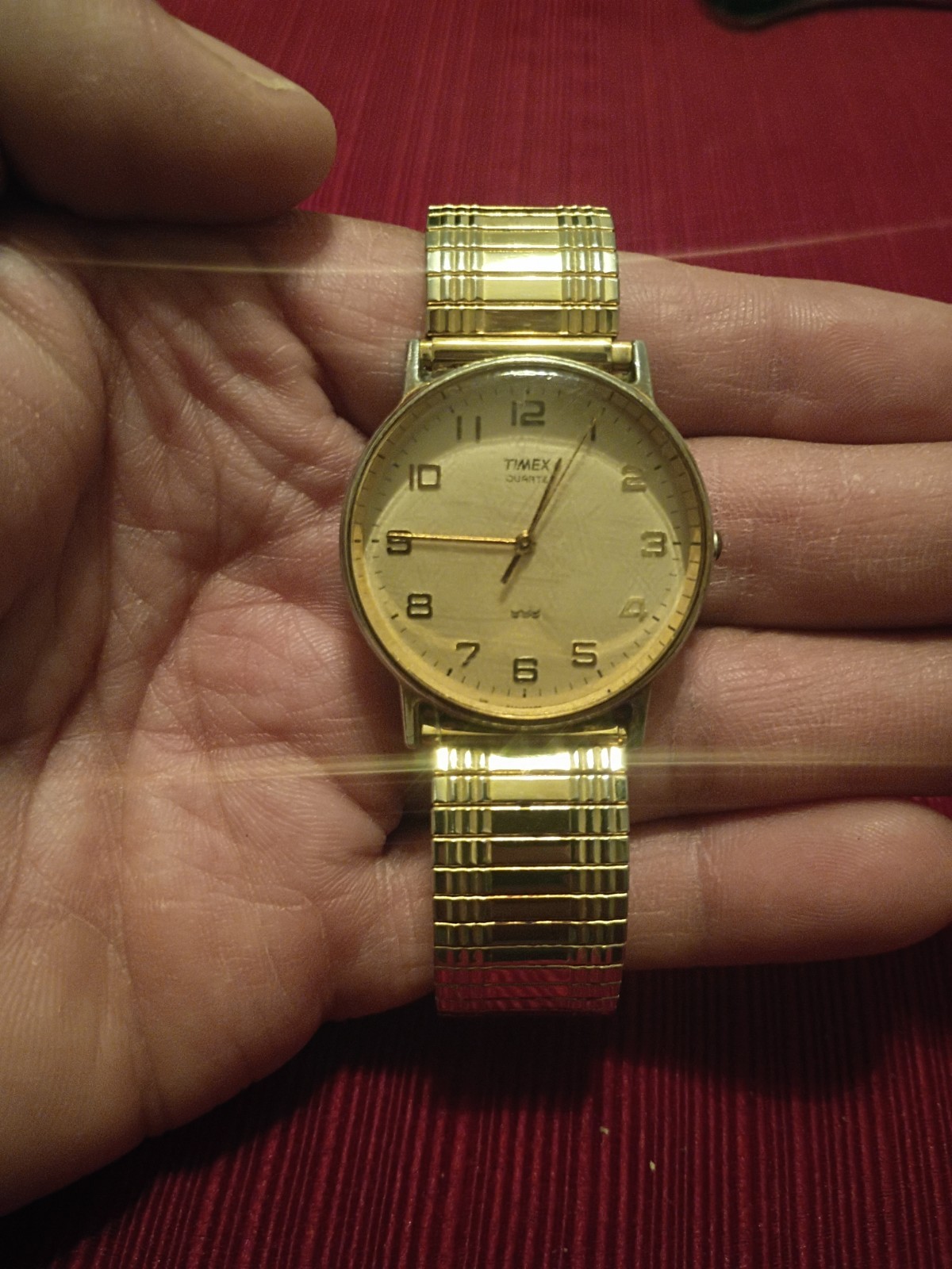 Vintage Timex Quartz Gold Tone White Dial Arabic Numbers Expansin Bracelet -RUNS