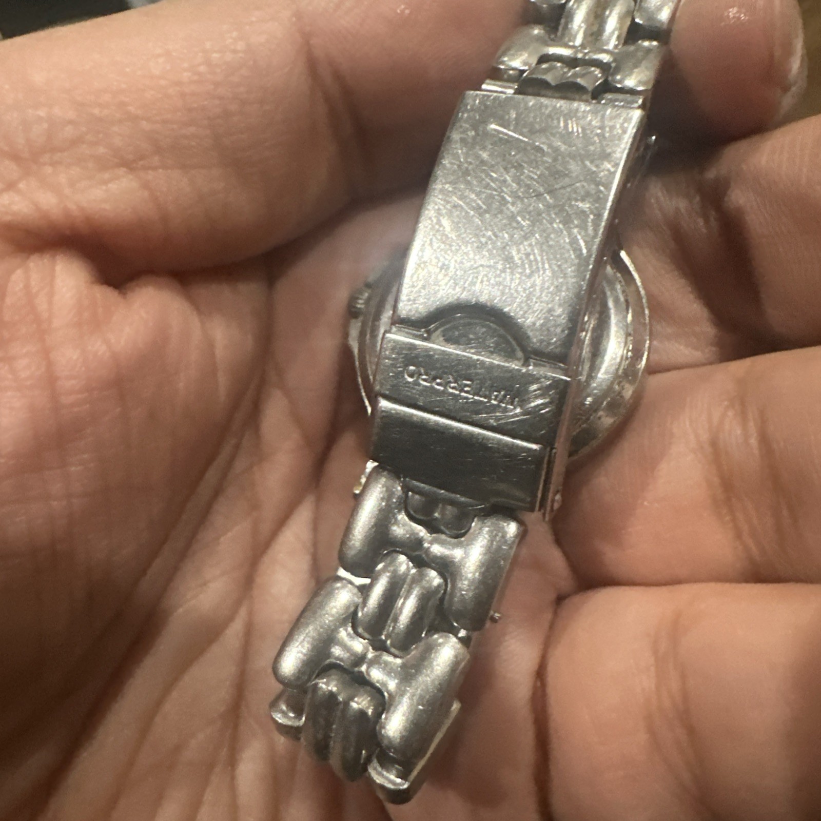 Works Guess Waterpro Watch Womens 25mm Date Silver Tone New Battery Fit 6.5in