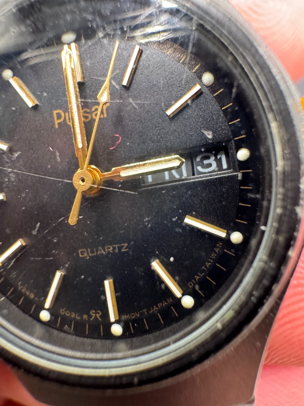 Vtg Pulsar Day Date Watch Black Dial Black Metal Band V248-0030 22.6mm