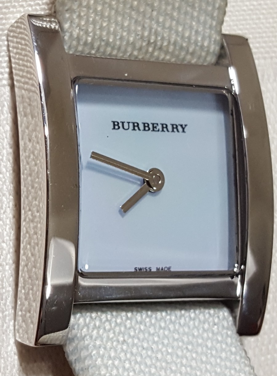 Burberry Watch BU4312 01957 30M/100 Feet Swiss Made Canvas Strap Runs Great