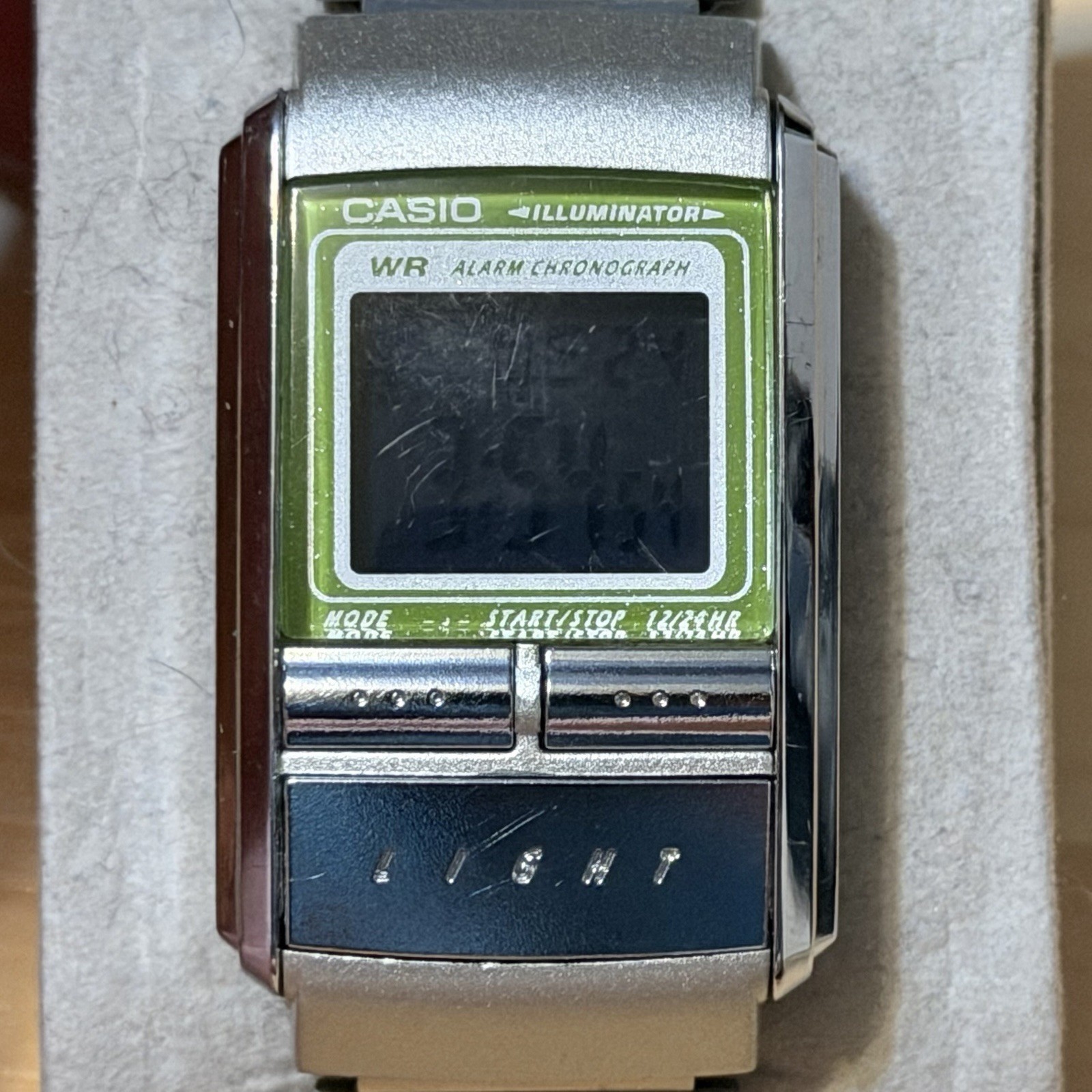 Casio LA-200 Vintage Silver Display Illuminator Futurist Digital Watch LA200 200