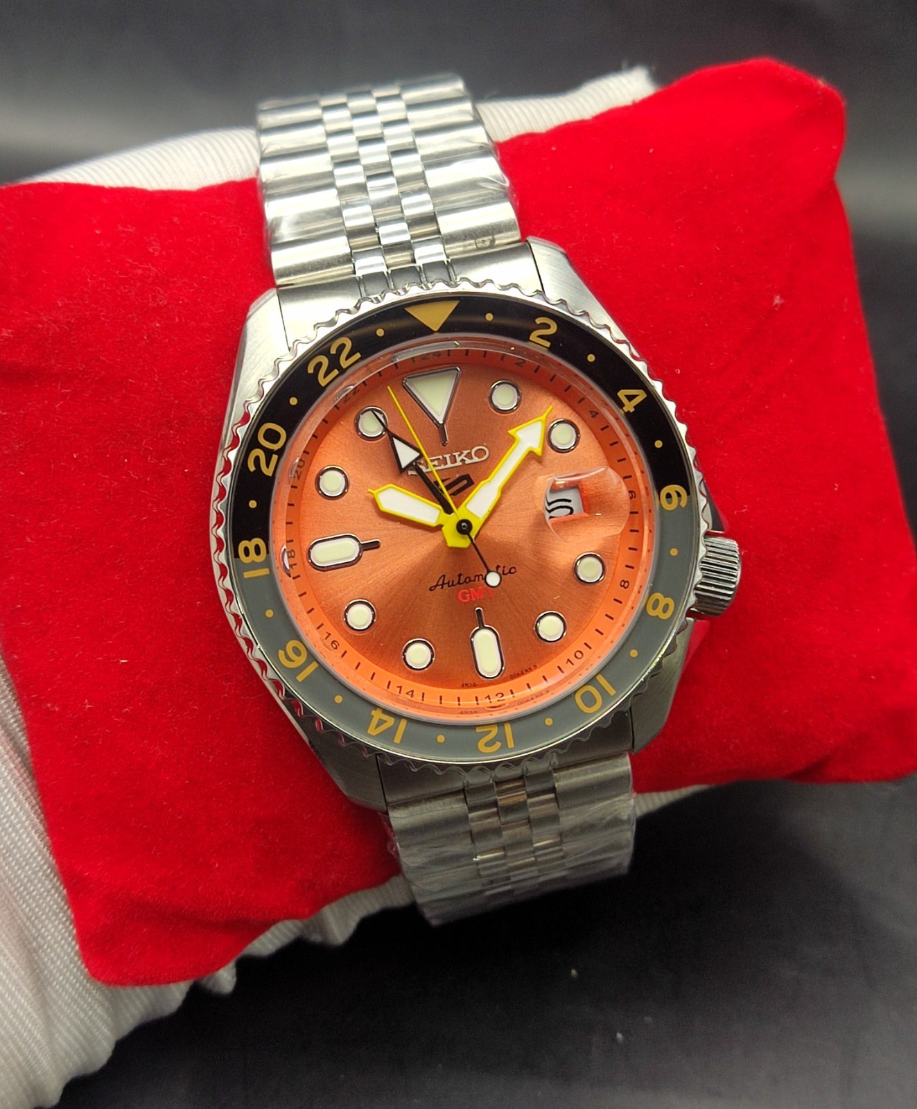 Vintage Refurbished Seiko Stainless Steel Automatic Salmon Dial Men’s Watch
