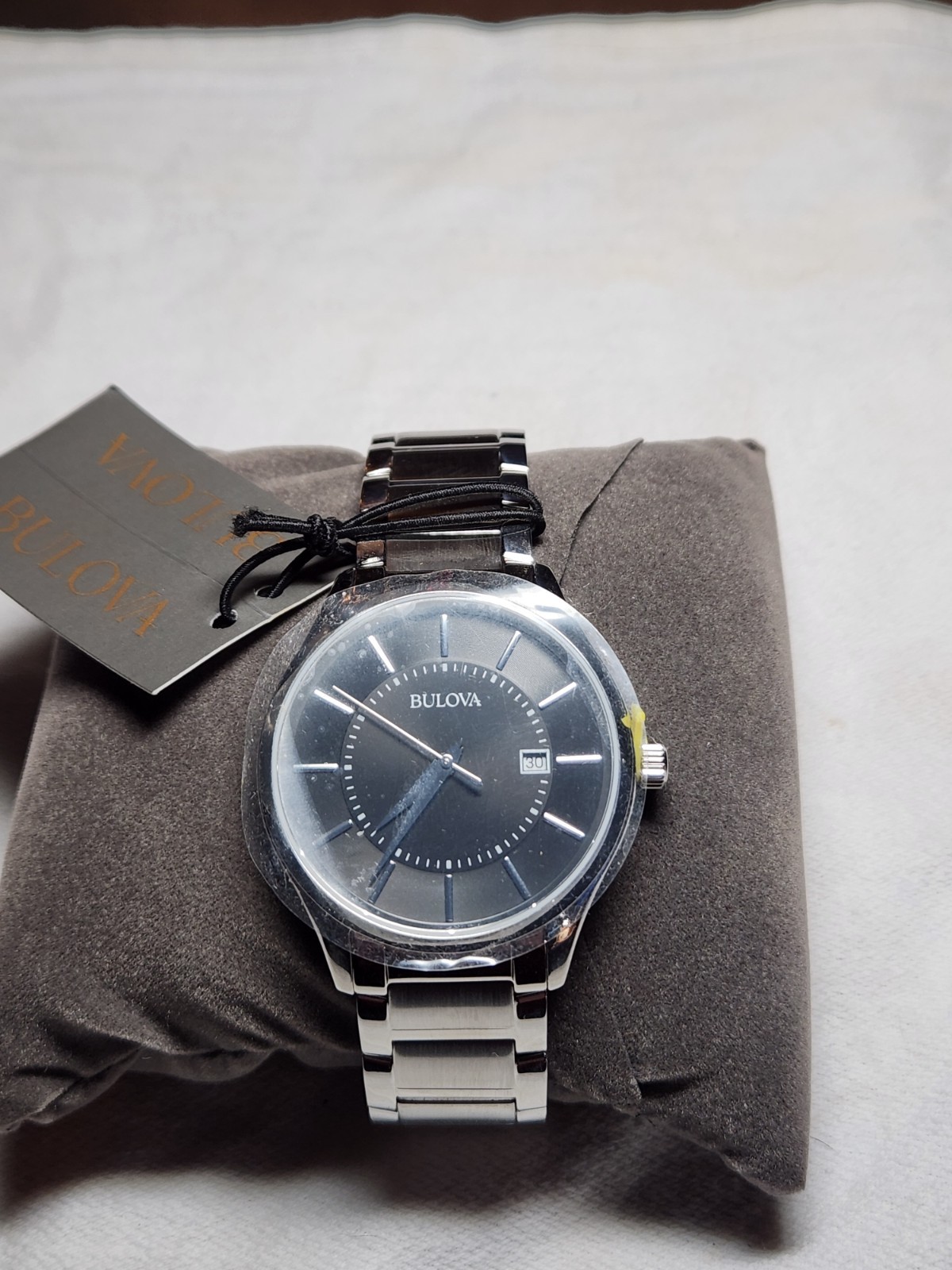 Bulova men’s dress watchStainless steel bracelet with a polished/brushed mix
