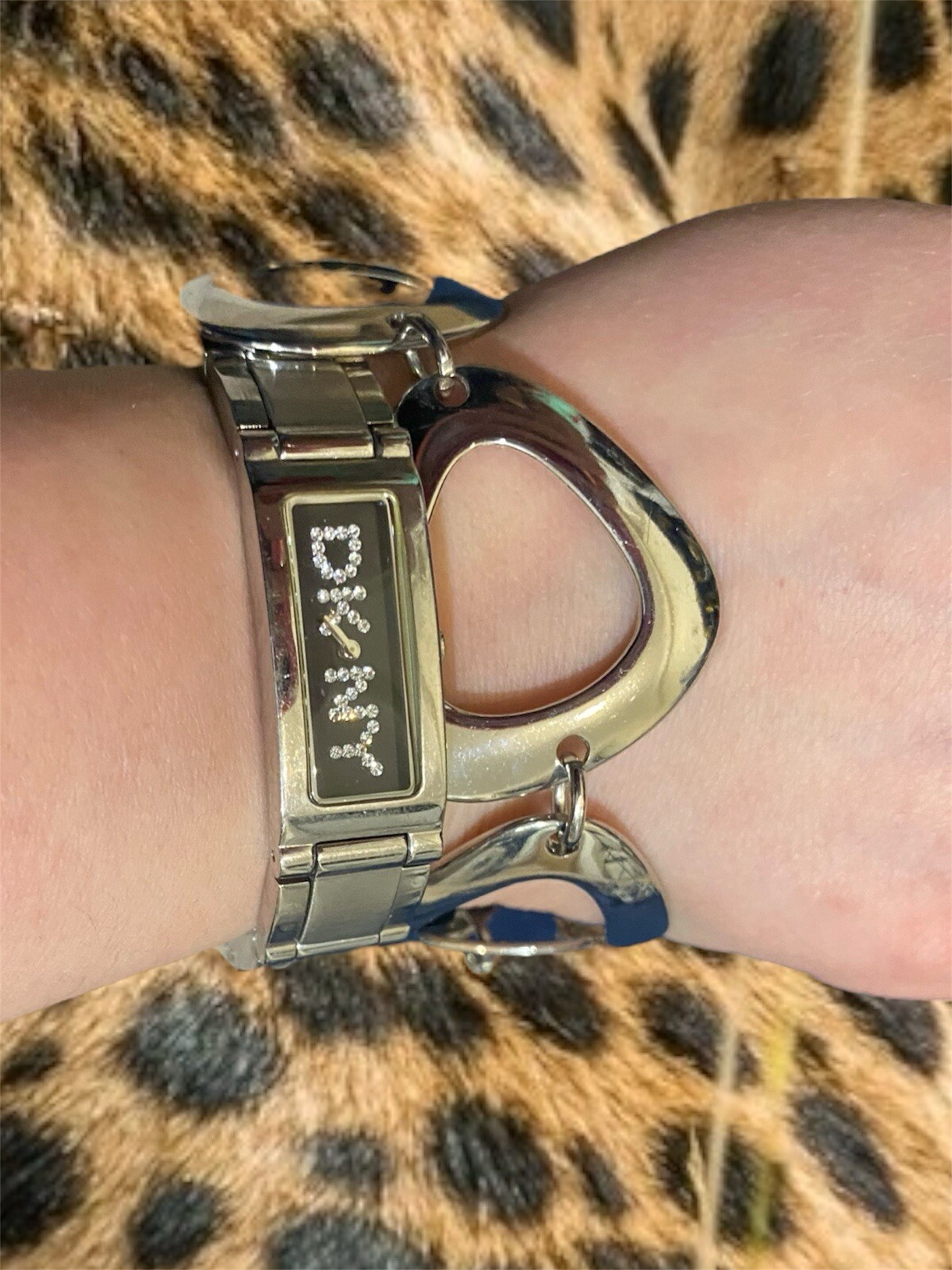 DKNY Woman’s Watch Silver Rhinestone Y2k 90s Vintage Casual Retro Used