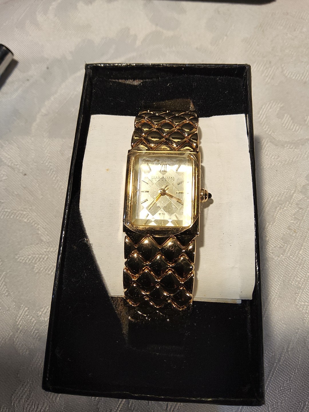 Joan Rivers Classics Diamond Quilted Gold Tone Ladies Watch Quartz New Battery