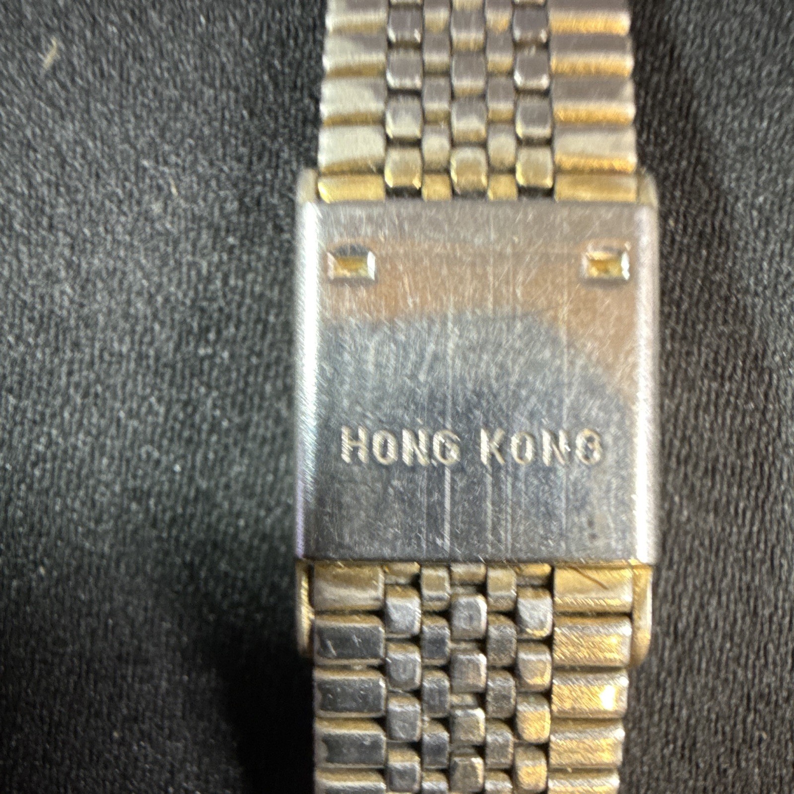 Vintage Geneva Ladies Wind Up Watch Gold Tone Runs & Keeps Time