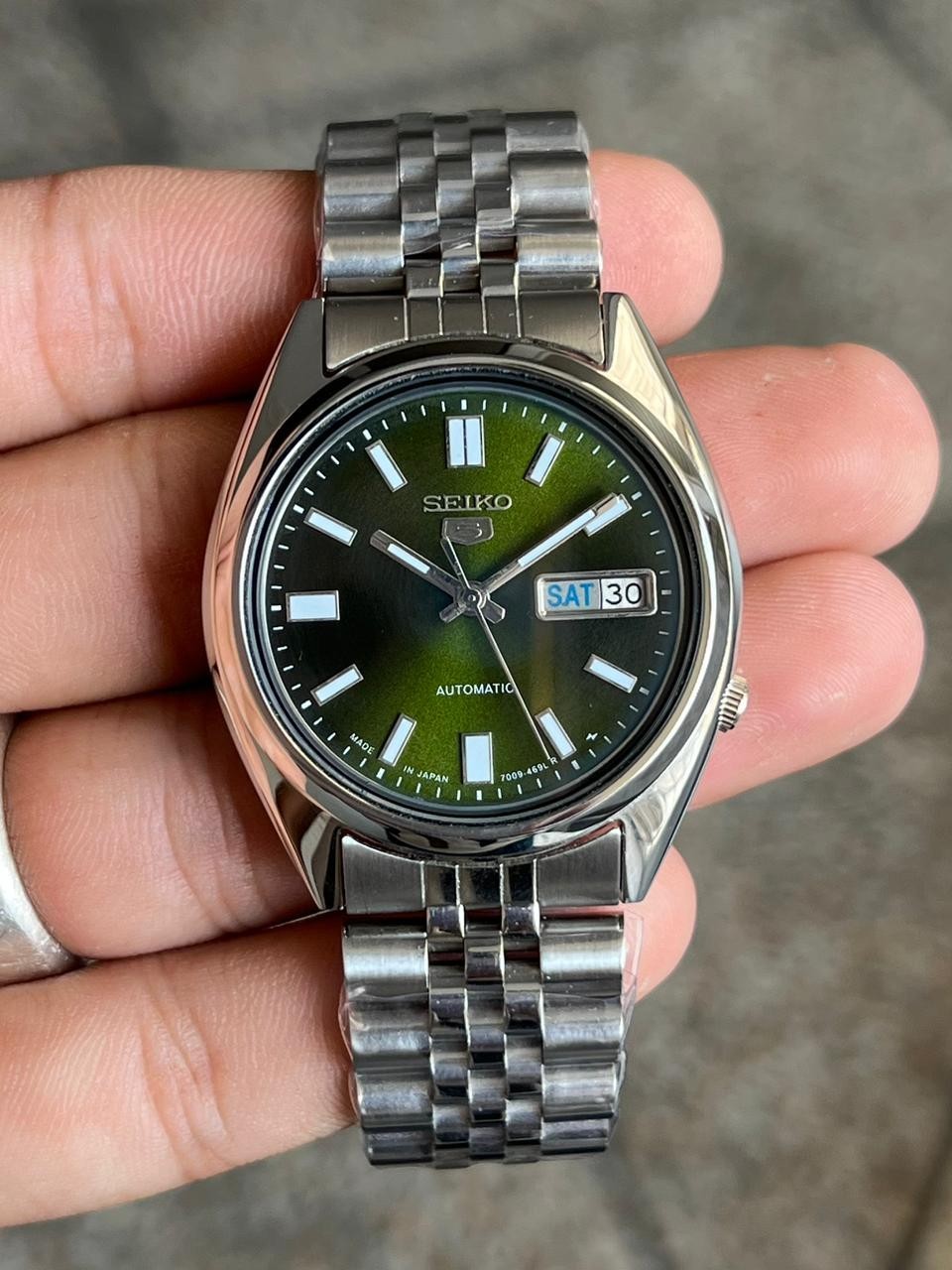 Seiko 5 Automatic Military Green Dial Mens Watch Japan Made 7009