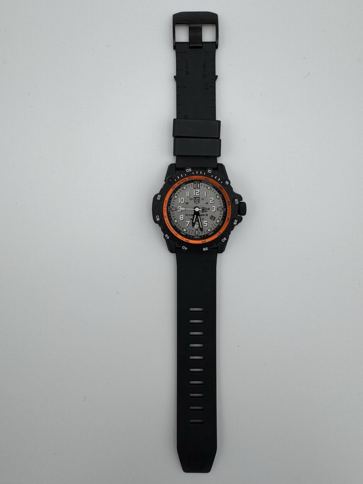 Luminox Commando Frogman 3301 Carbonox Diver Watch 3300 Series – Barely Used