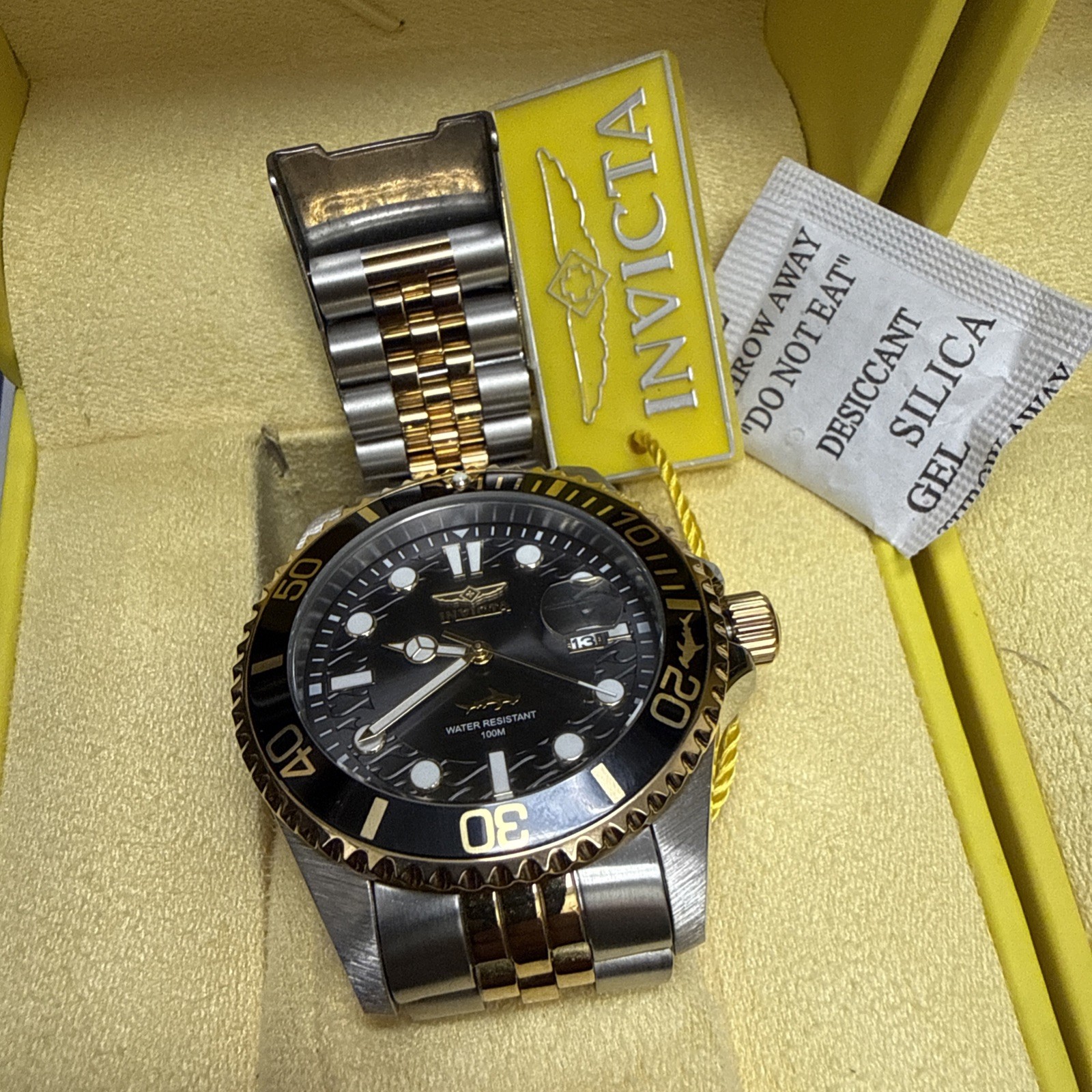 Invicta 30026 Pro Diver Men’s Watch Stainless Steel Gold Tone Day Display