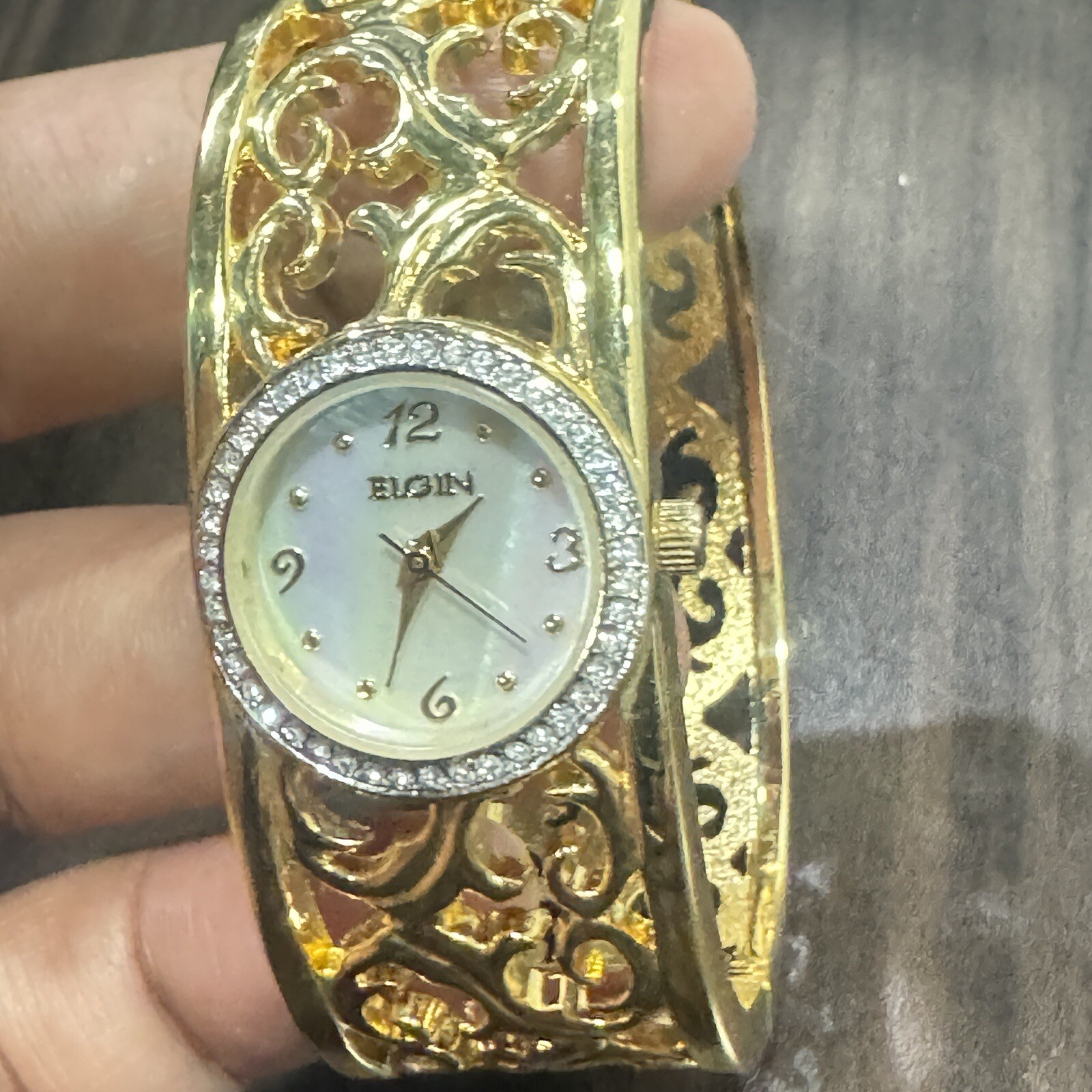 Elgin Watch for Ladies / Adult / or for Teen .
