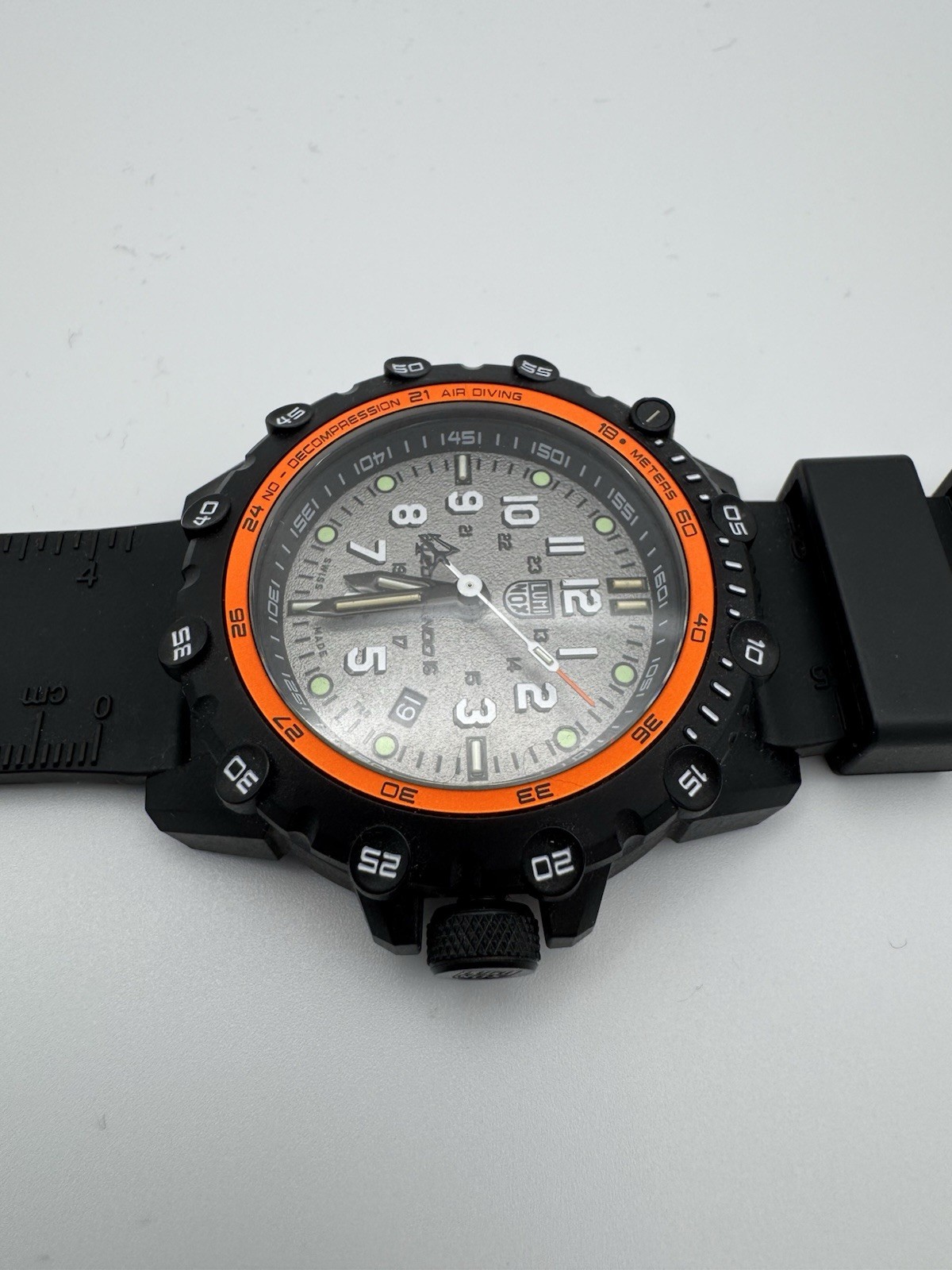 Luminox Commando Frogman 3301 Carbonox Diver Watch 3300 Series – Barely Used