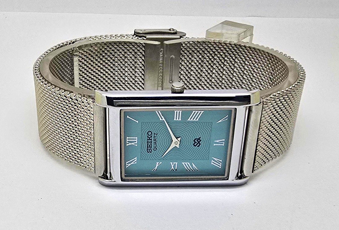 Vintage Seiko Quartz 1982 Tank Slim Men steel Rectangle Refurbished Japanese