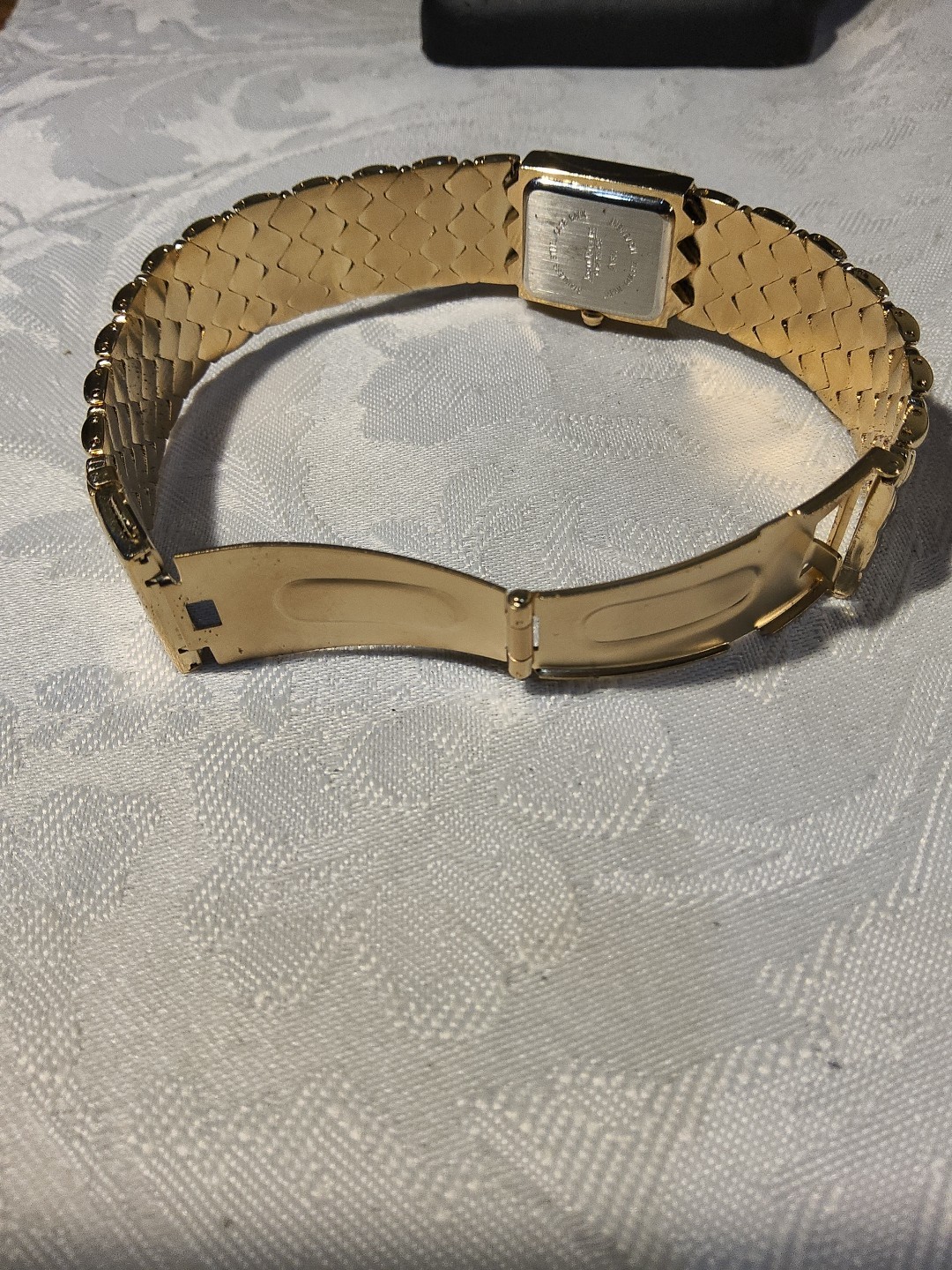 Joan Rivers Classics Diamond Quilted Gold Tone Ladies Watch Quartz New Battery