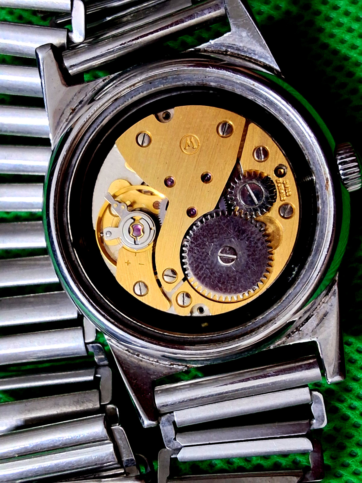Vintage West End Sowar Prima Manual wind 17 jewels Wrist Watch 36 mm Swiss Made.