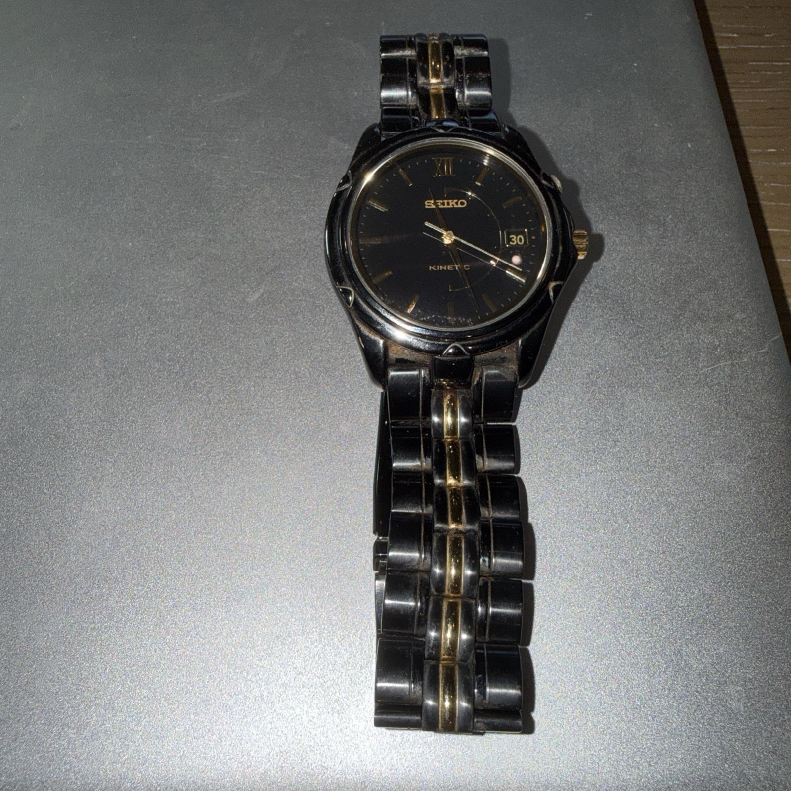Mens Seiko Kinetic 5M62-0C80 Gun Metal/Gold Tone Black Gray Wrist Watch