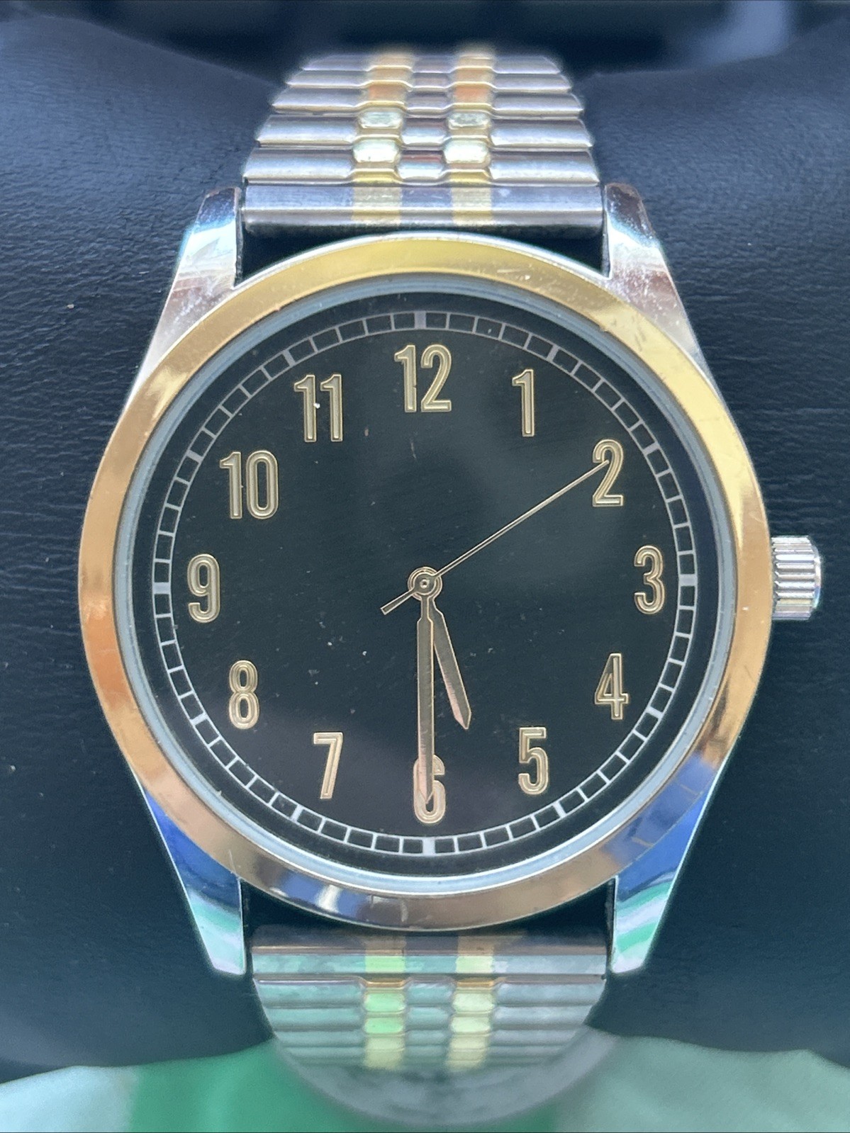 Men’s Two Tone Black Dial Stretch Band Quartz Watch