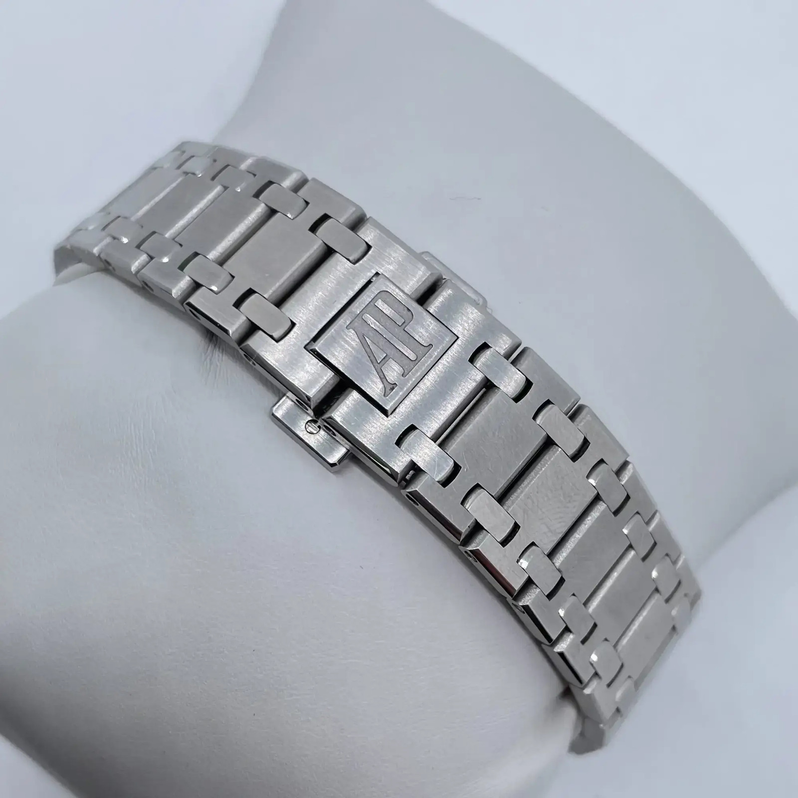 2020’s Mint Audemars Piguet 15202ST.OO.1240ST.01 Royal Oak ‘Jumbo’ Steel Watch