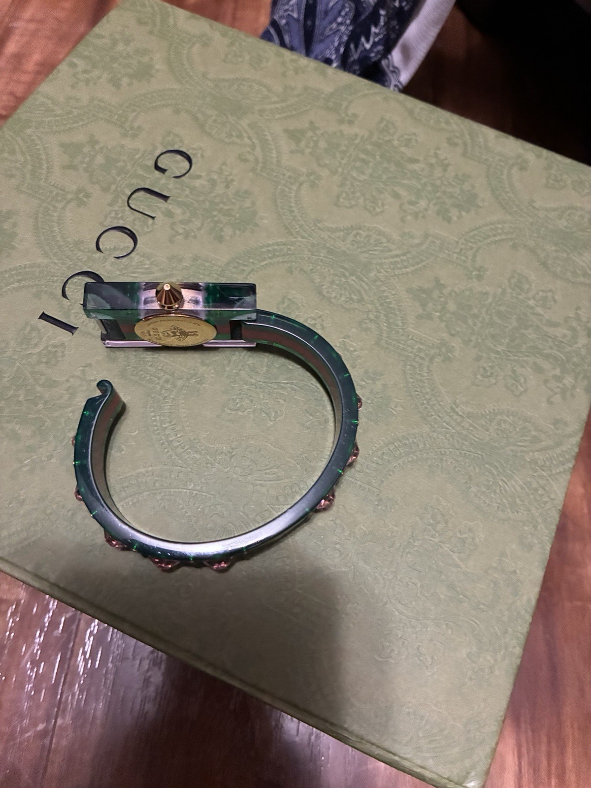 Gucci 143 Women’s Quartz Analog Watch Pink Dial Green/Red Bangle w/ Box