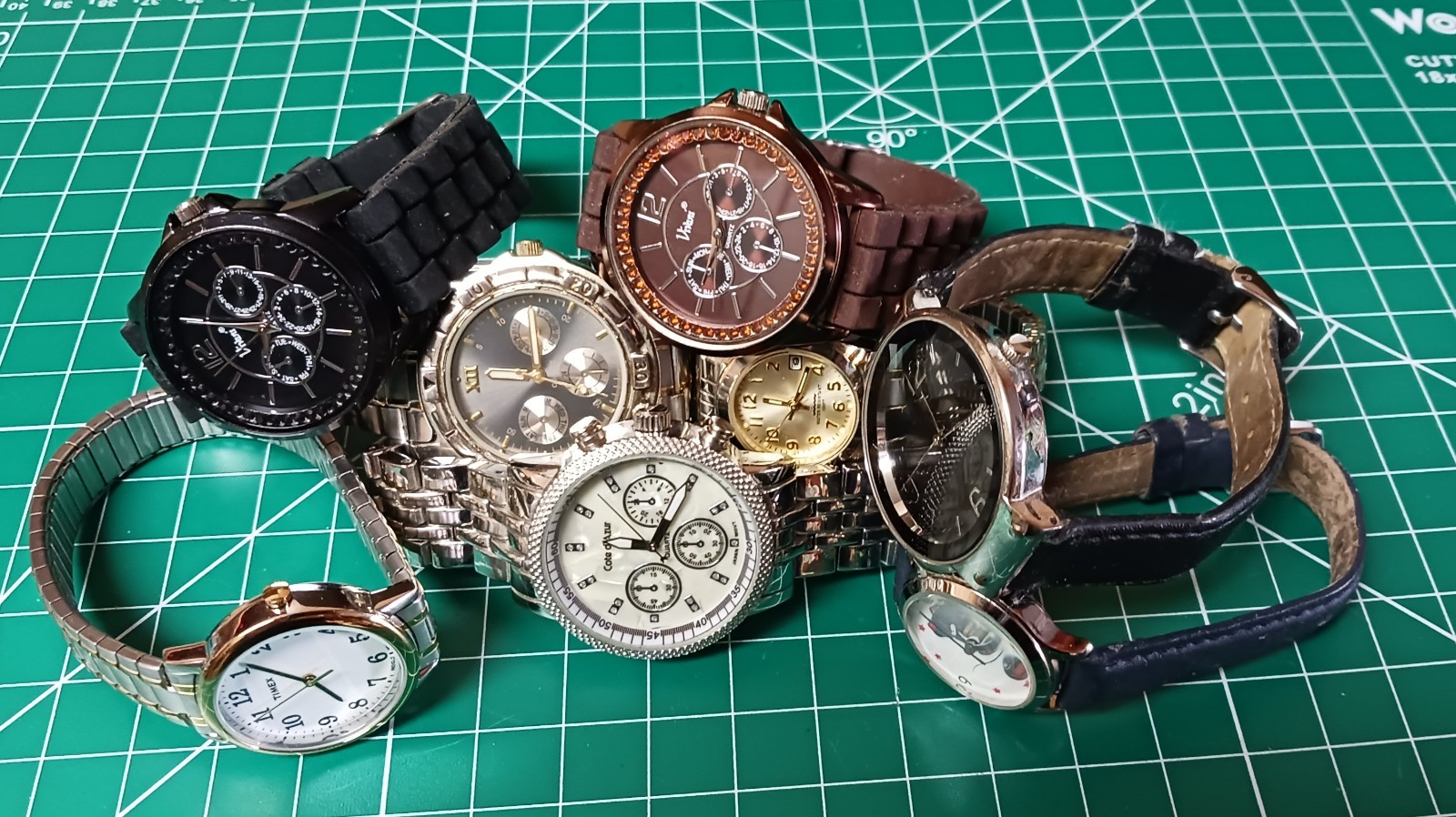 8 PC untested Mix Ladie’s & Men watches