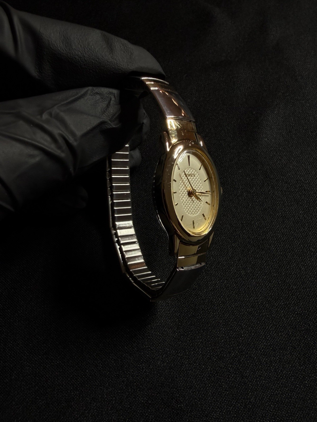 Vintage 2005 Timex Ladies Quartz Watch Two Tone Gold Silver Oval working