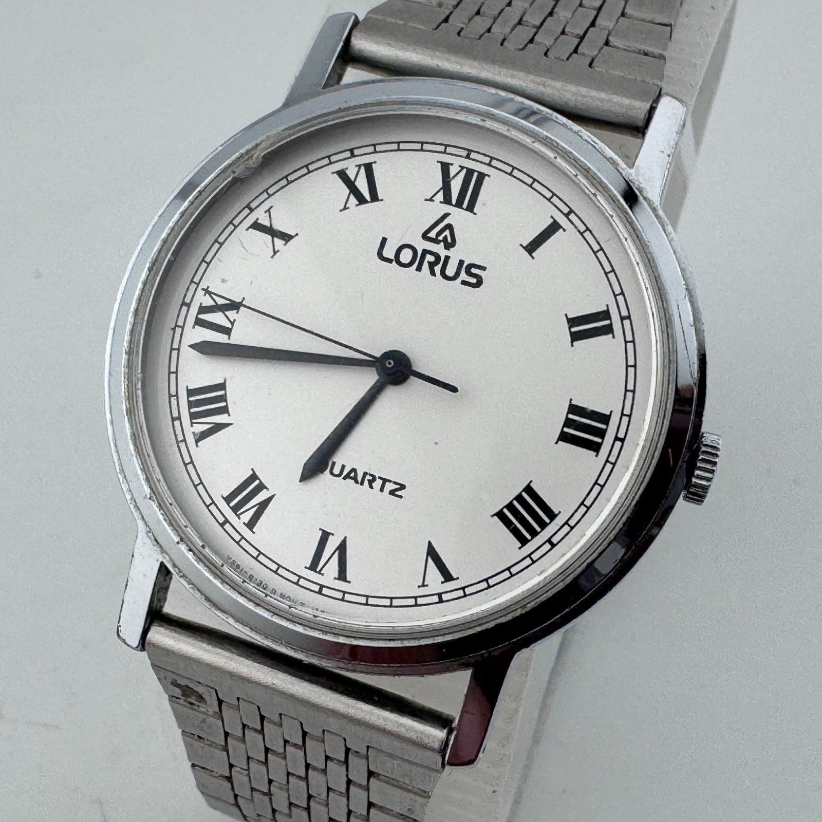 VTG Lorus Quartz Watch Y561-8080 Unisex Silver Easy Read Roman Analog New Batter