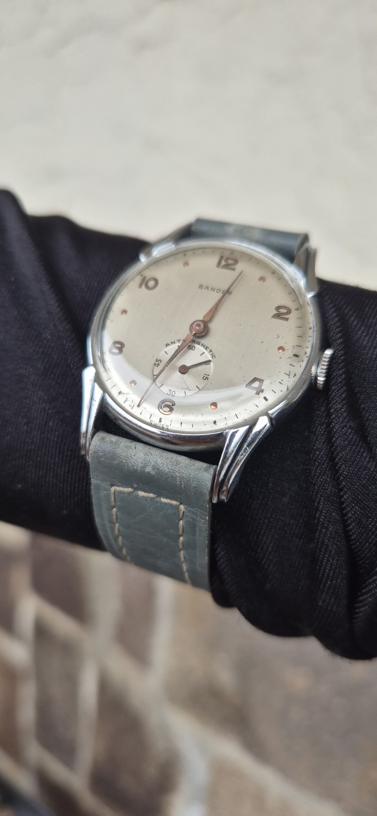 Gander Vintage 1940s Watch Spider Lugs Fixed Bars Original Strap Near NOS Swiss