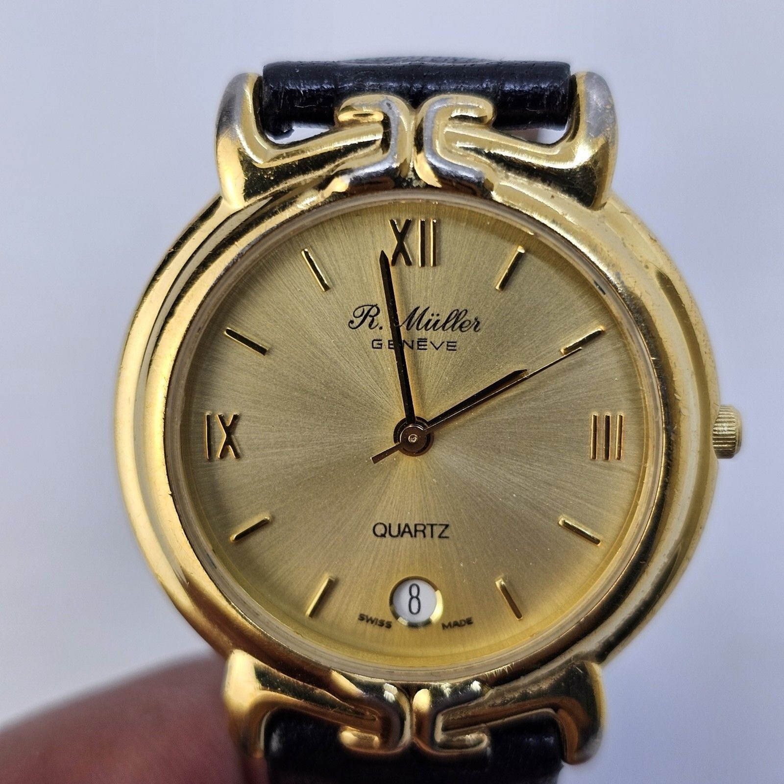 VTG R Müller Geneve Women’s Watch 32MM Gold Dial Black Leather Bands New Battery