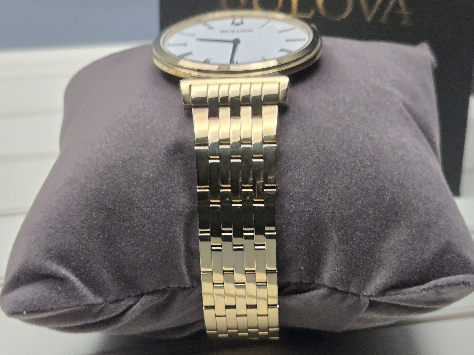 Bulova Regatta Store Display Men’s Gold Tone White Dial Quartz Watch 97A153