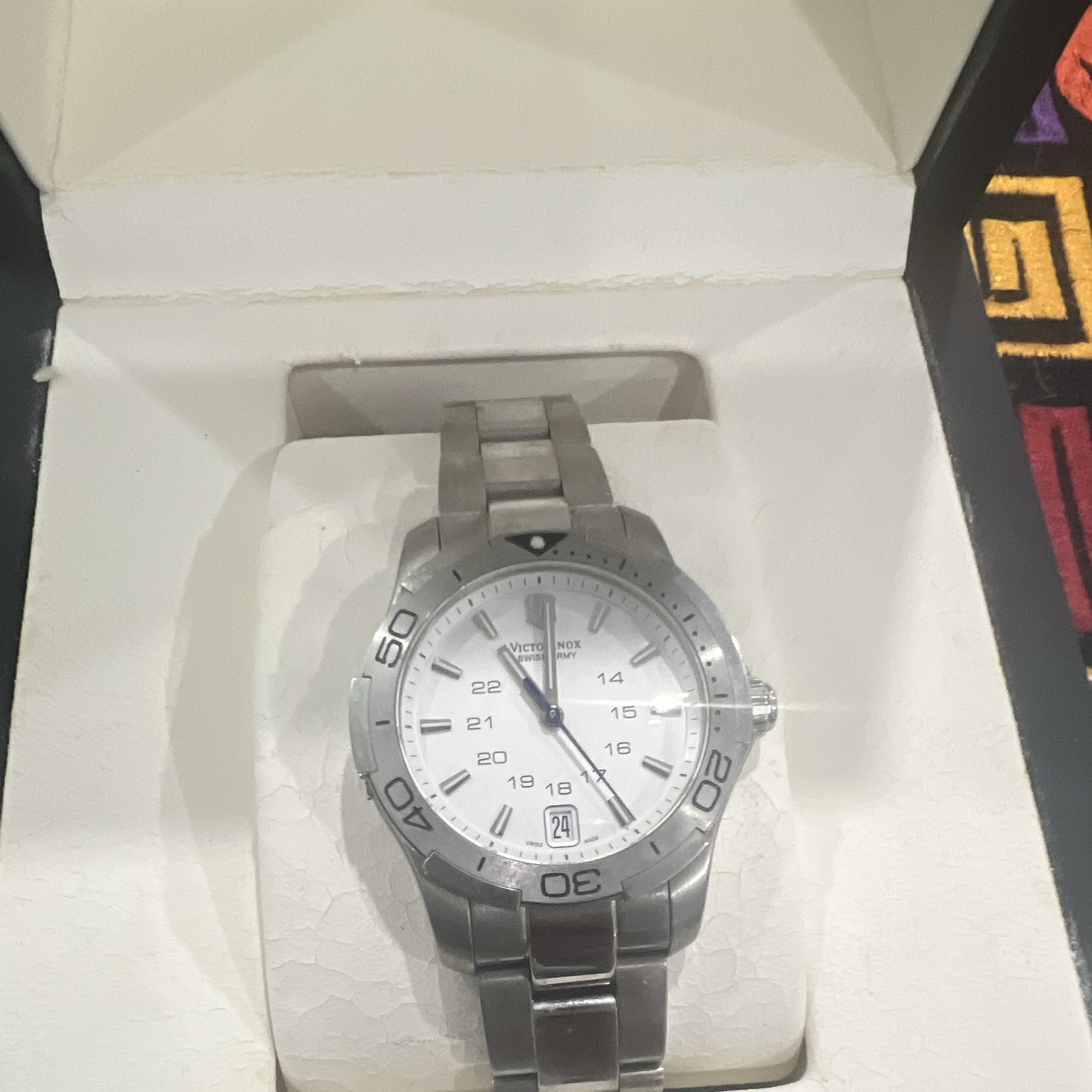 Victorinox Swiss Army Men’s Quartz 100m Sport Watch White Dial Date Box