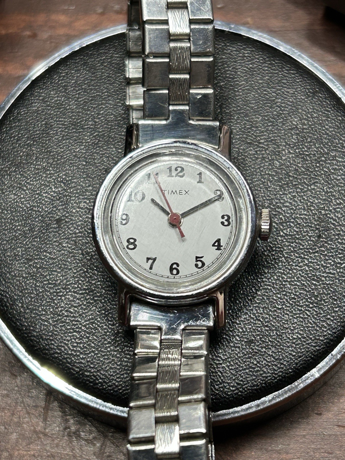 Vintage 1970s Women’s TIMEX Silver Tone Mechanical Watch, White Dial, Runs, 25mm