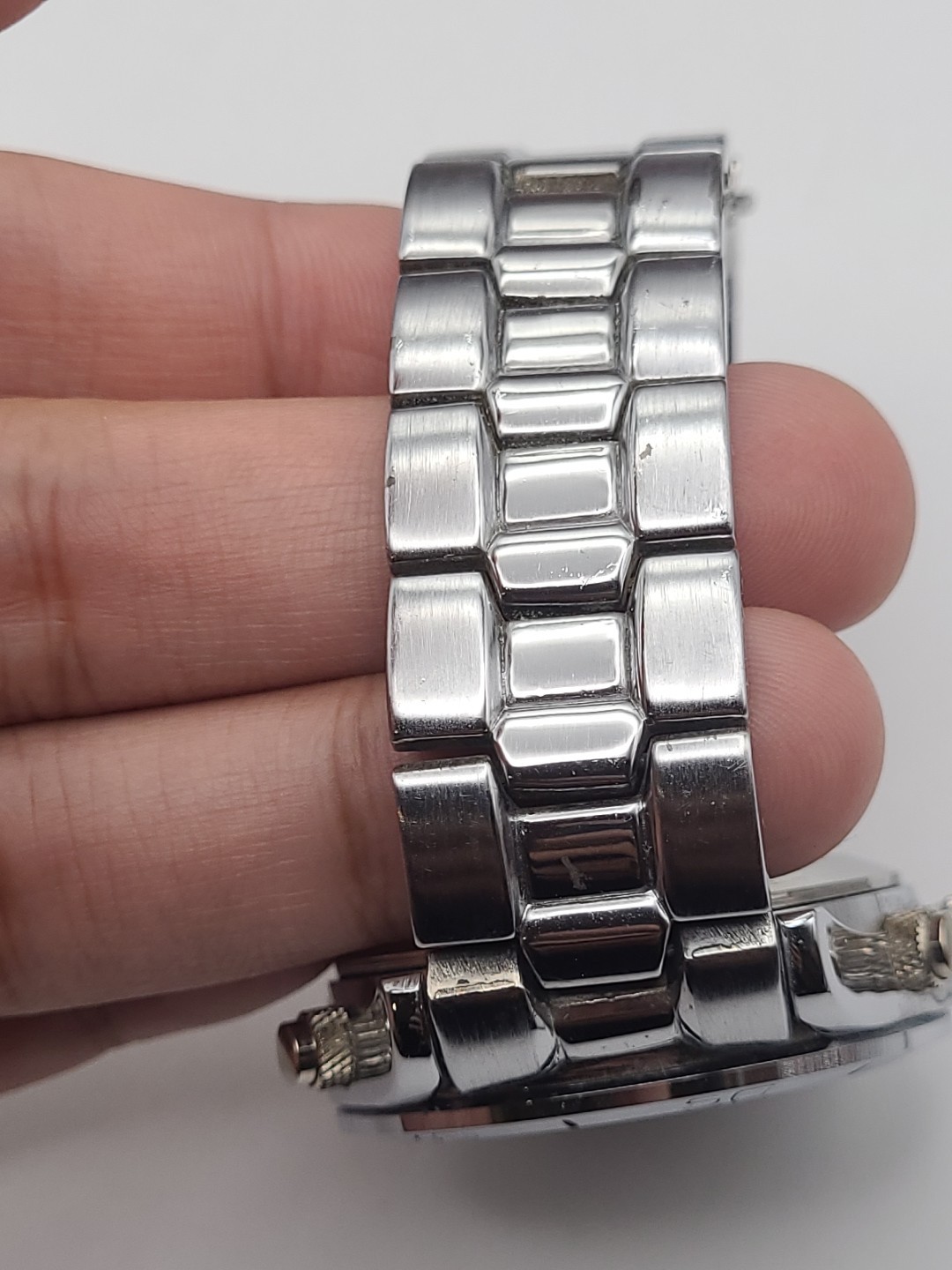 AZZARO CHROME Silver Dial Men’s Watch Silver Tone Stainless Steel Working