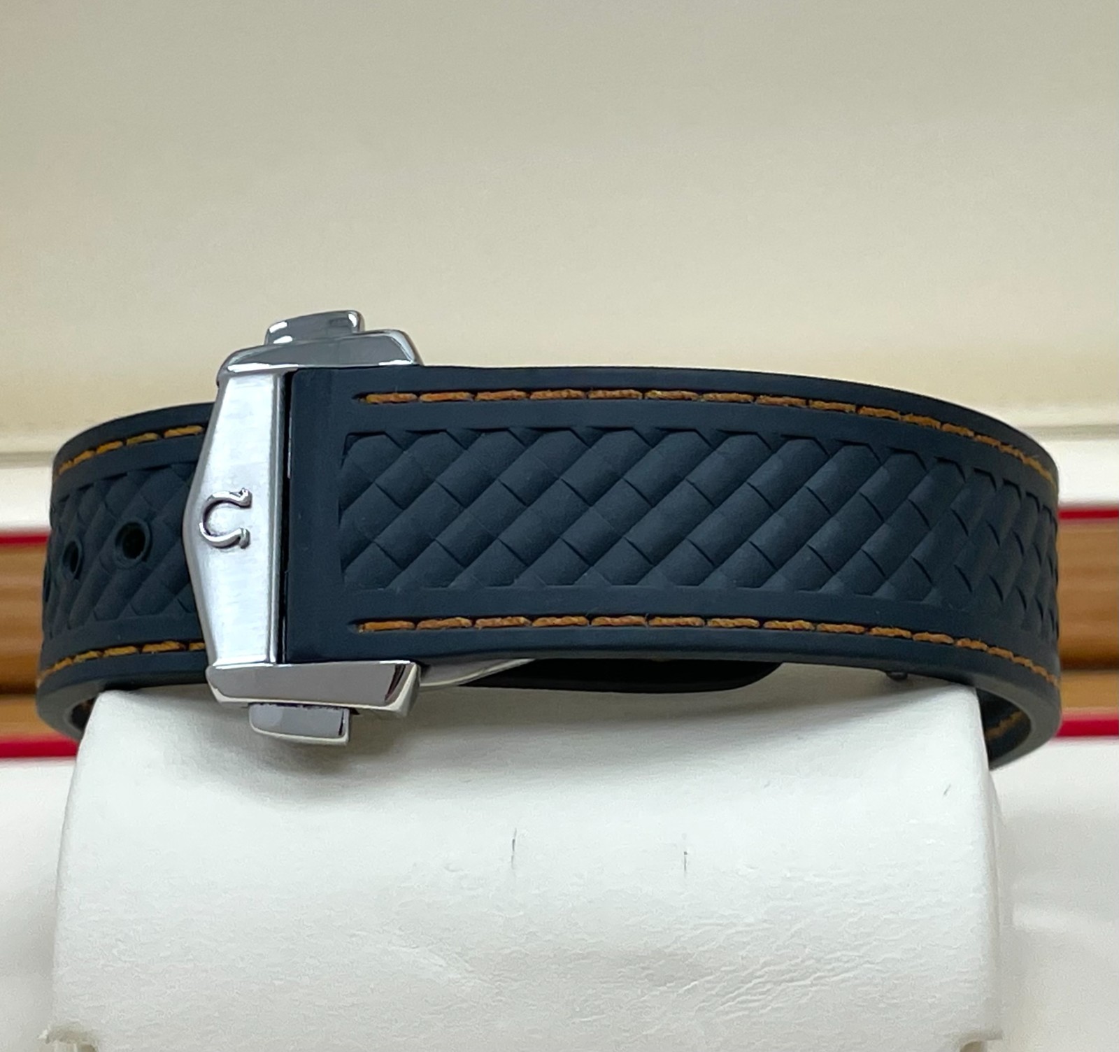 OMEGA SEAMASTER AQUA TERRA WHITE DIAL 22012412102002 BOX AND CARD UNDATED 41MM