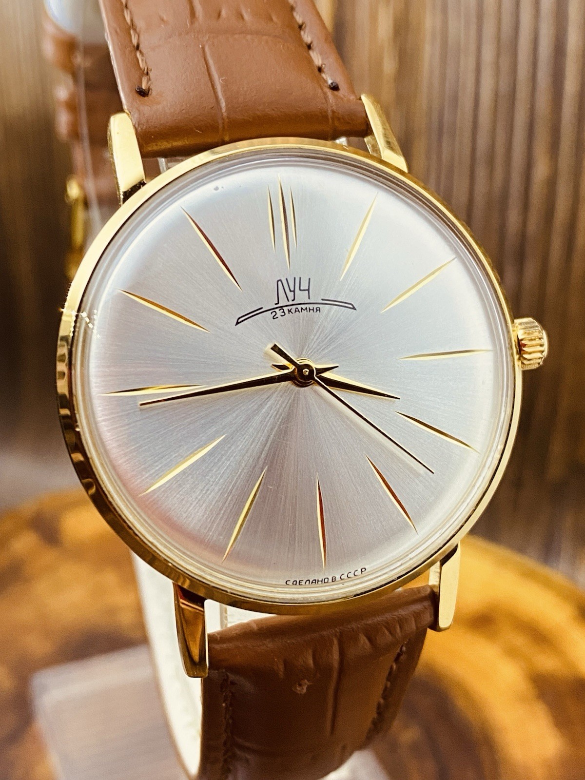 Luch de Luxe Ultra Slim Wrist Watch Soviet Men’s Vintage Mechanical Watch USSR