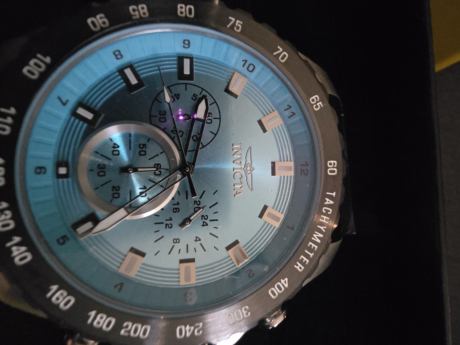 Invicta Men’s Quartz Chronograph Tachymeter Watch Blue Dial Steel Bracelet Box