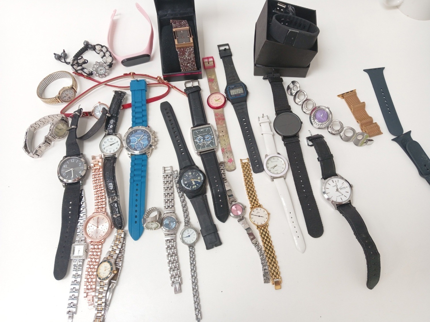 26 x Mixed Brands Wristwatch Bundle Casio Lorus Analogue Digital