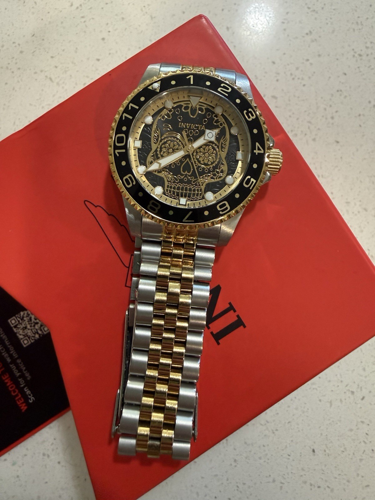 Invicta Pro Diver Quartz 40mm Two-Tone Skull Dial Watch Date 100m