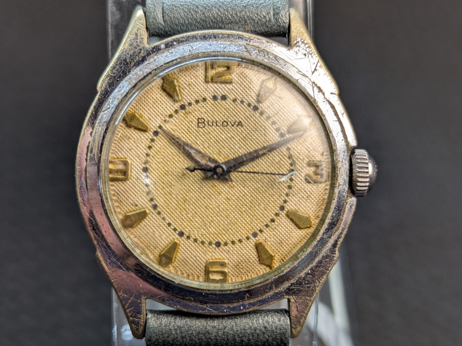 Vintage Bulova 1957 L7 Hand Wind Waffle Dial Textured Mechanical Watch 34mm
