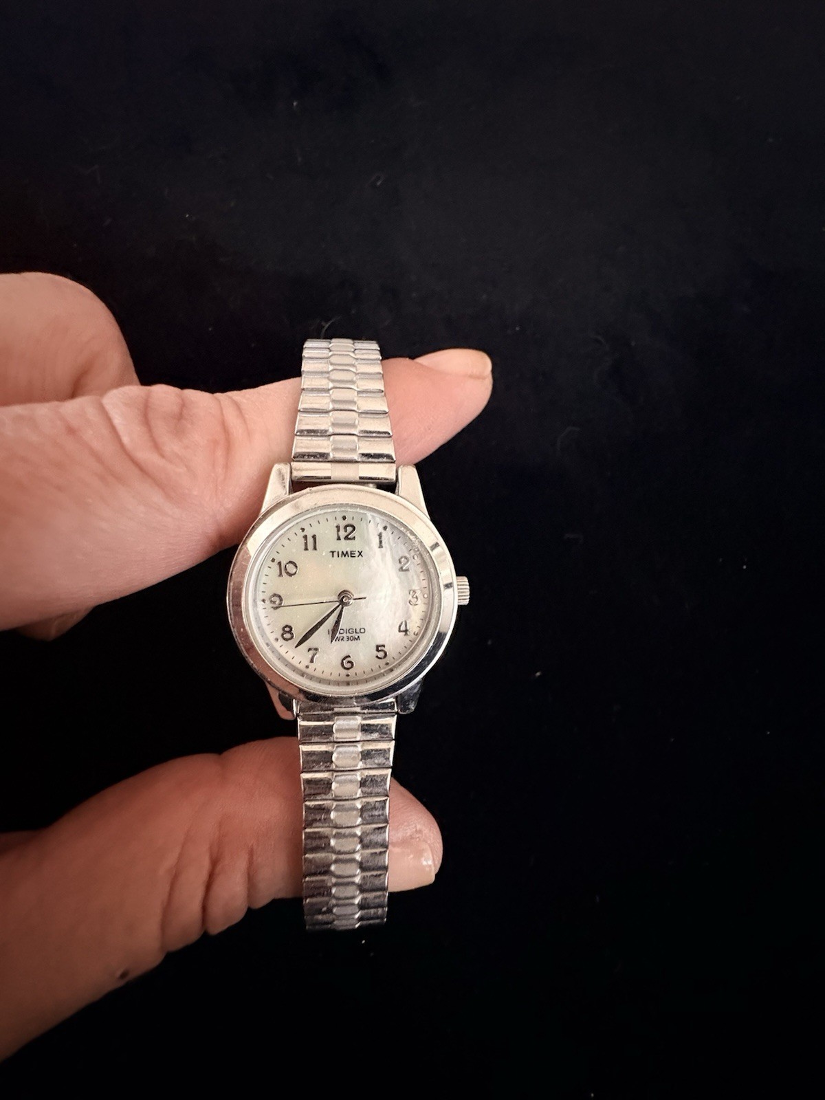 Timex Indiglo Women’s Quartz Analog Wristwatch 24-27.9mm Silver Dial Bracelet