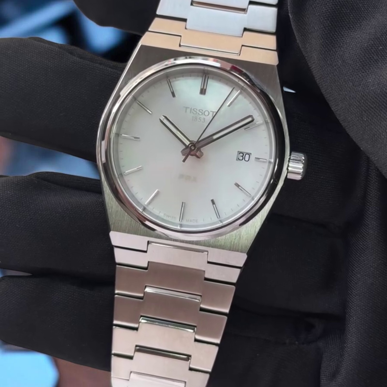New Tissot PRX T137.210.11.111.00 White Mother Of Pearl Dial Quartz Watch 35mm