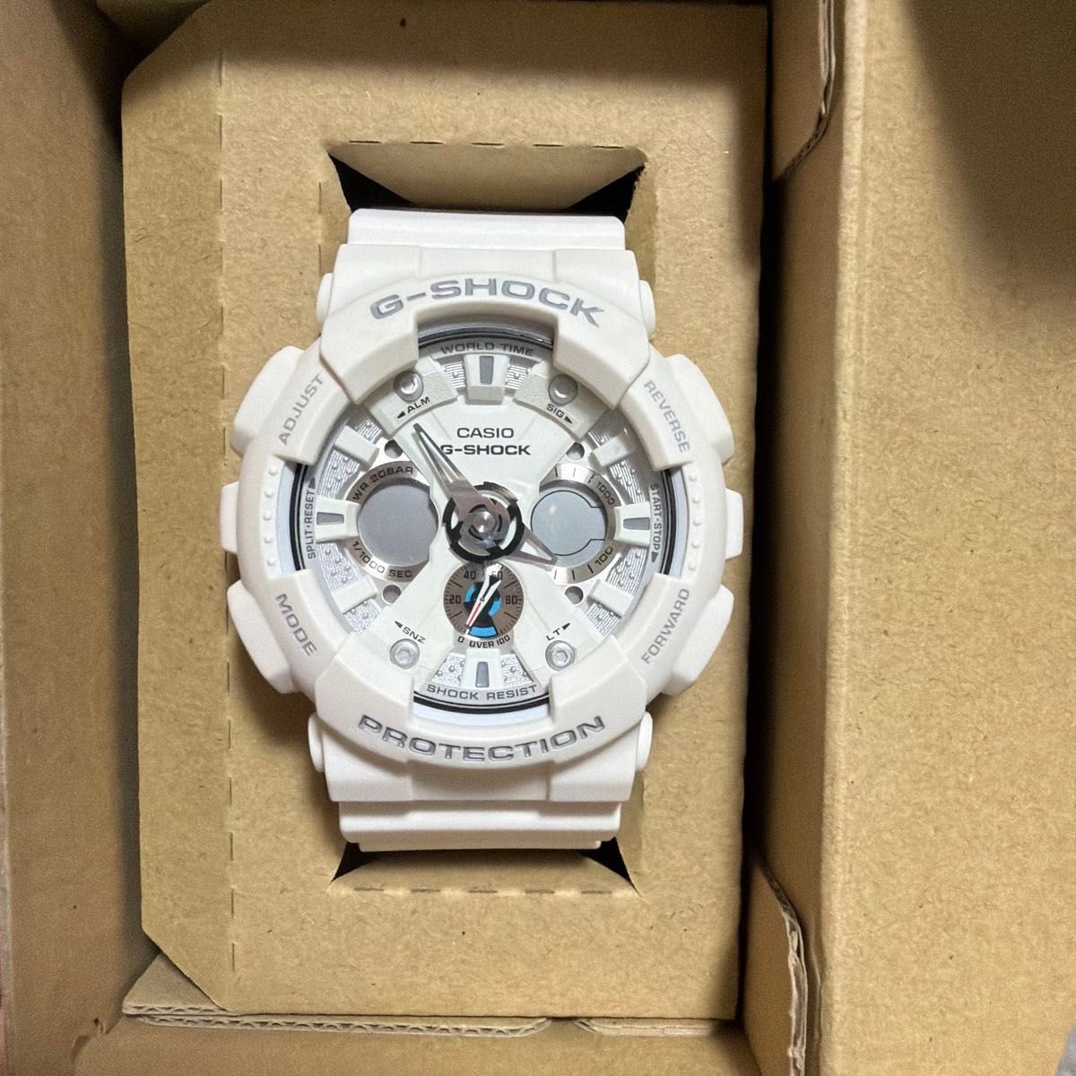 Brand new CASIO G SHOCK GA 120a White Ana Digi Watch