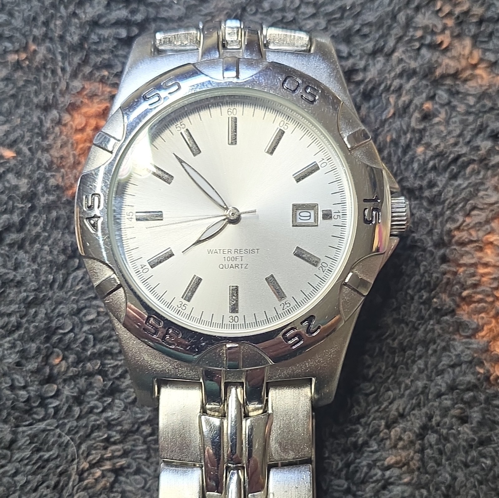 Quartz Analog Watch Date Silver Dial Round Stainless Steel Bracelet New Battery
